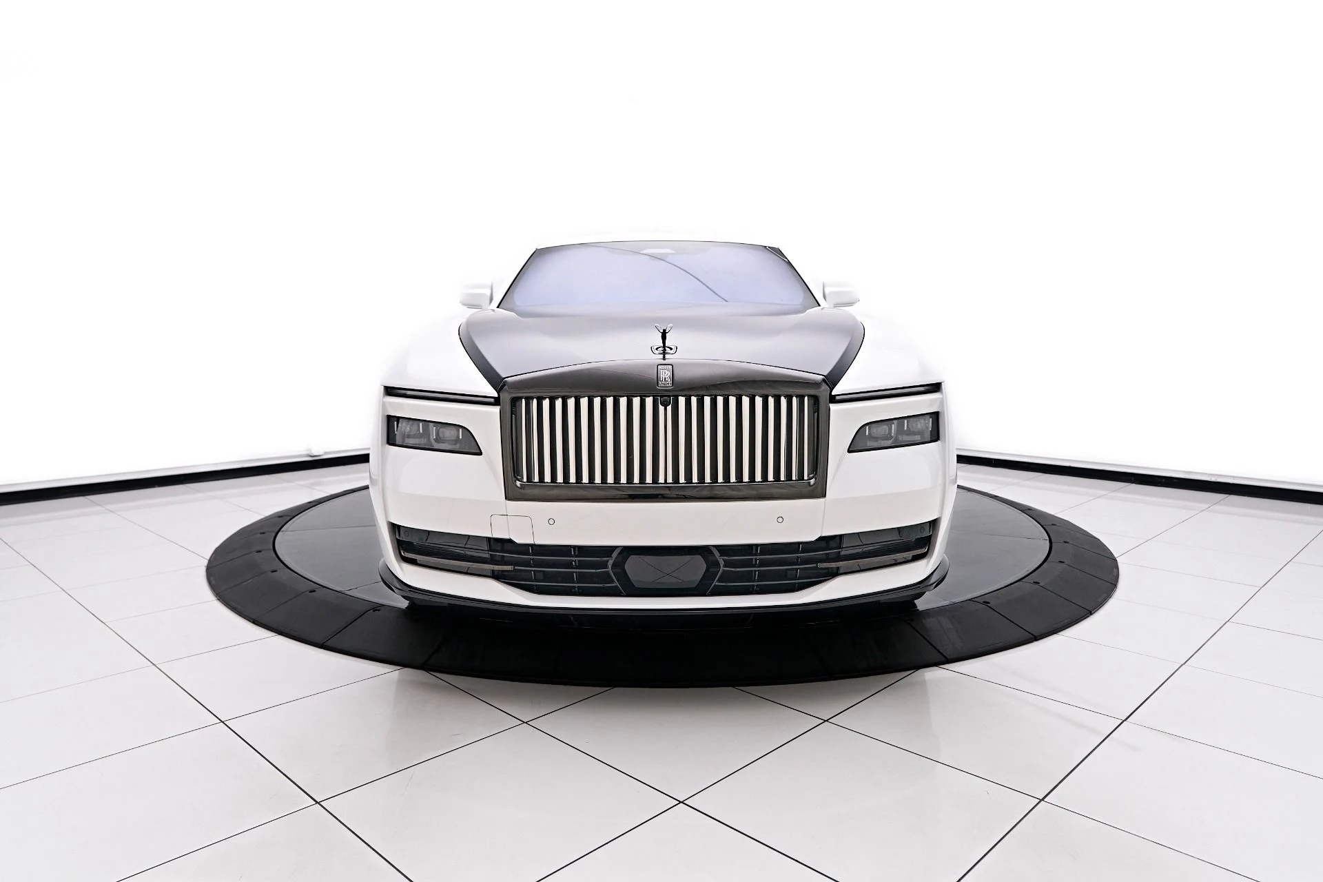 mph017_2446145555_Used_2025_Rolls_Royce_Spectre_Base_1753213338_5560b31e0a