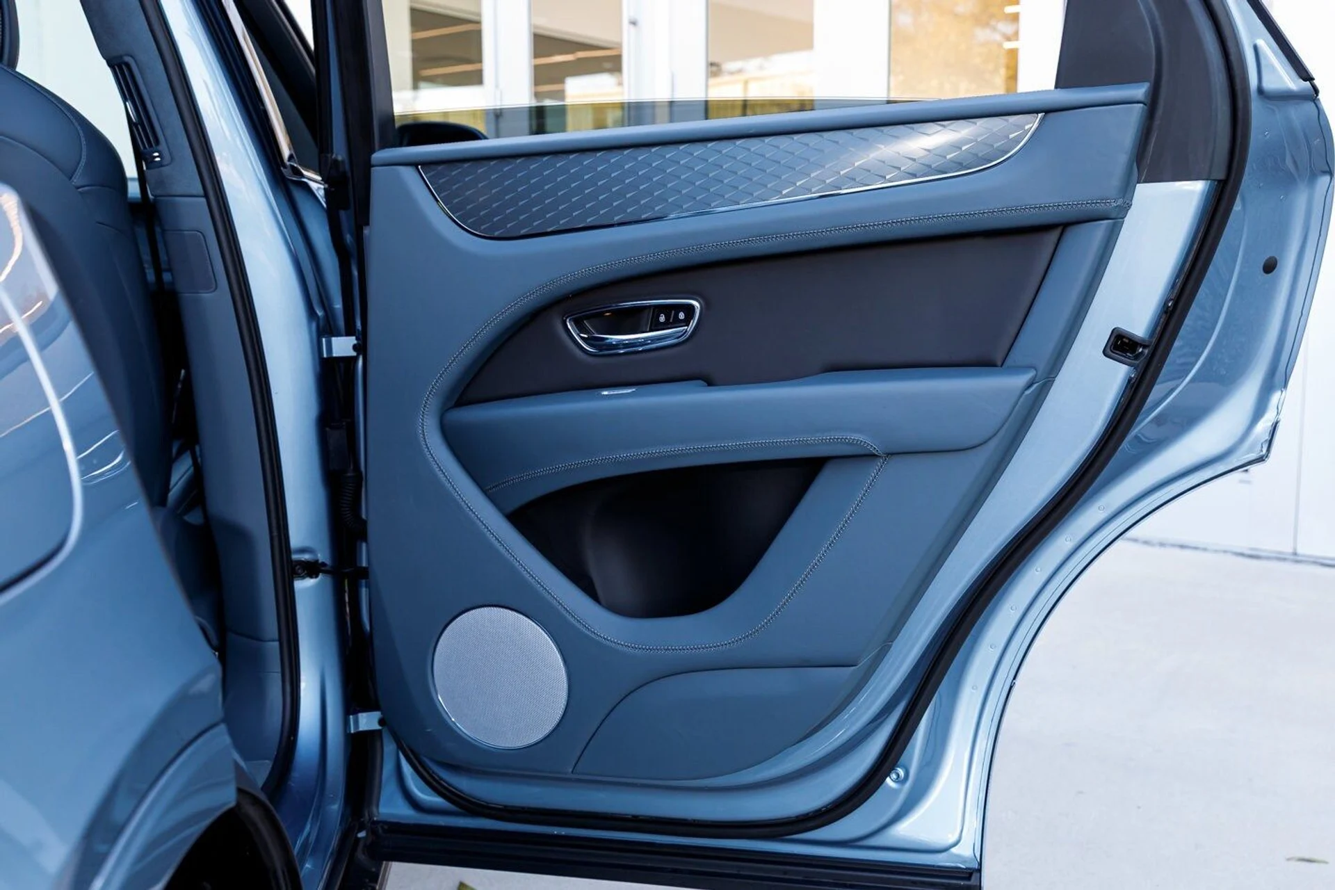 mph017_2461098535_85c002f3a29b015e46e4d5ce9268bd24x_7b02e2ec5e