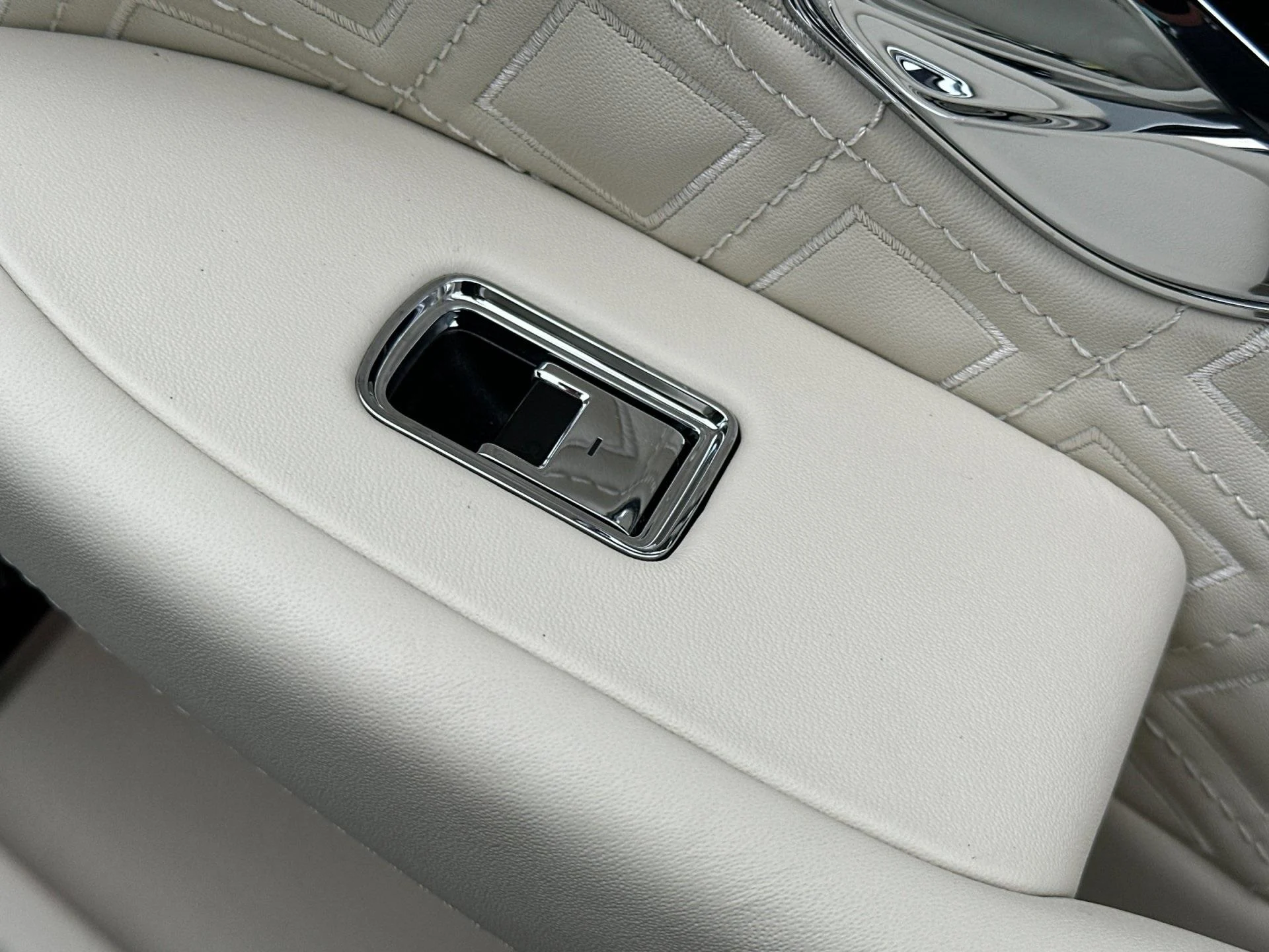 mph017_2461907407_Used_2023_Bentley_Continental_GT_V8_S_1766589000_dca04b3228