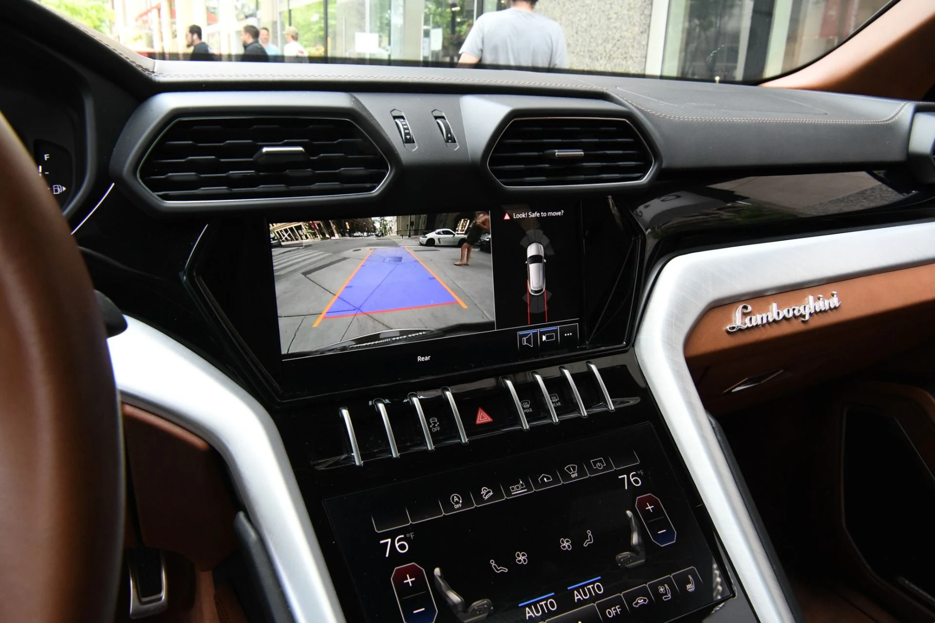 mph017_2462243756_Used_2021_Lamborghini_Urus_1748030633_7d719b6cf5