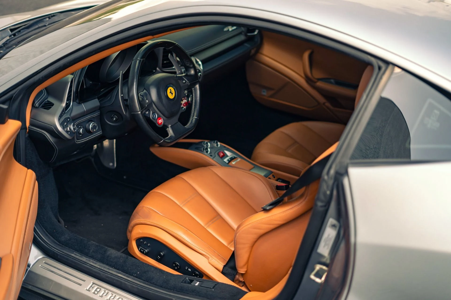 mph017_2466004450_Used_2012_Ferrari_458_Italia_1777320128_8a202d0022