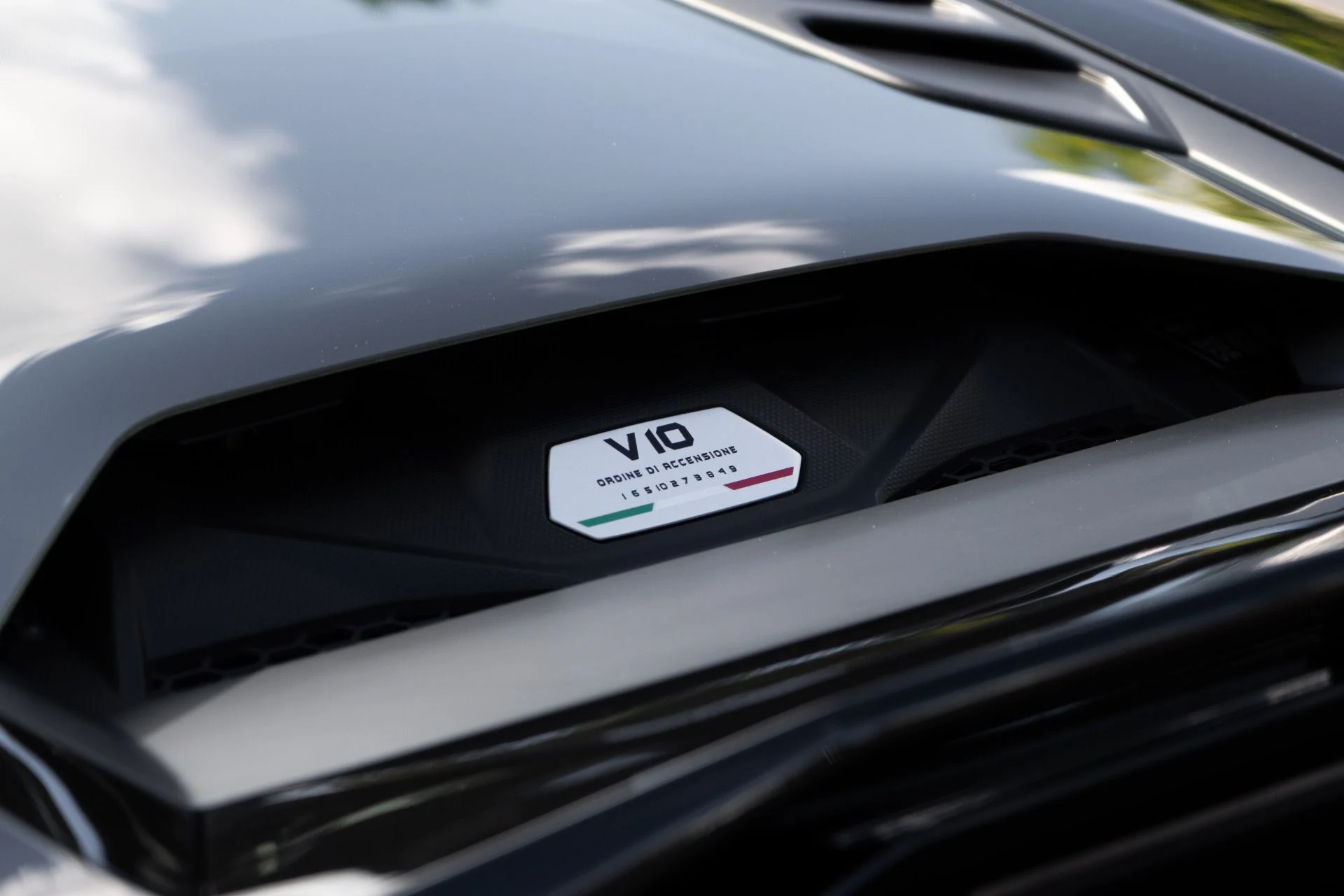 mph017_2466031743_Used_2022_Lamborghini_Huracan_EVO_1764129423_bcdda125fa