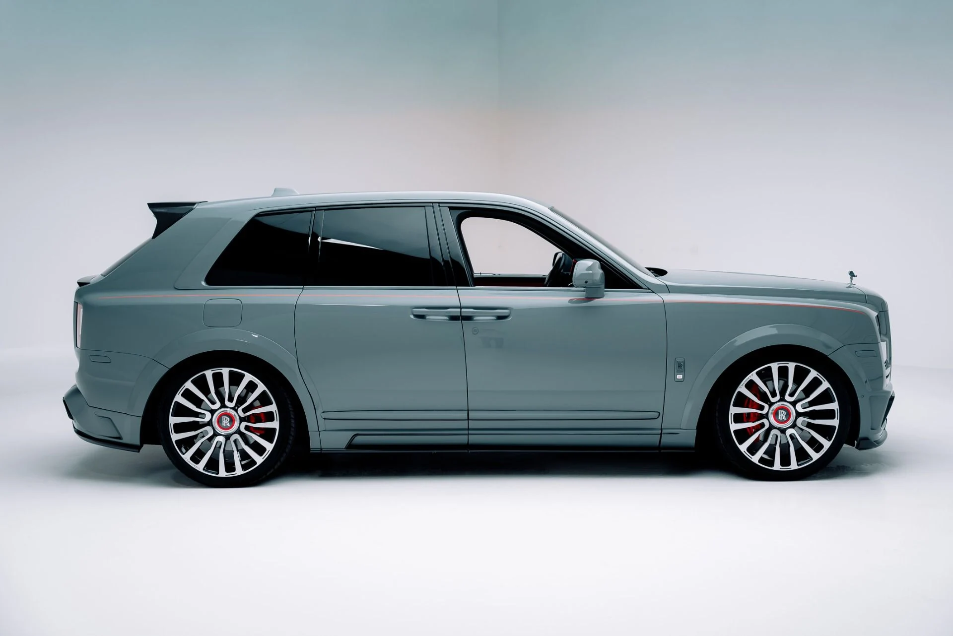 mph017_2471093546_Used_2020_Rolls_Royce_Cullinan_1764611808_a560734a45