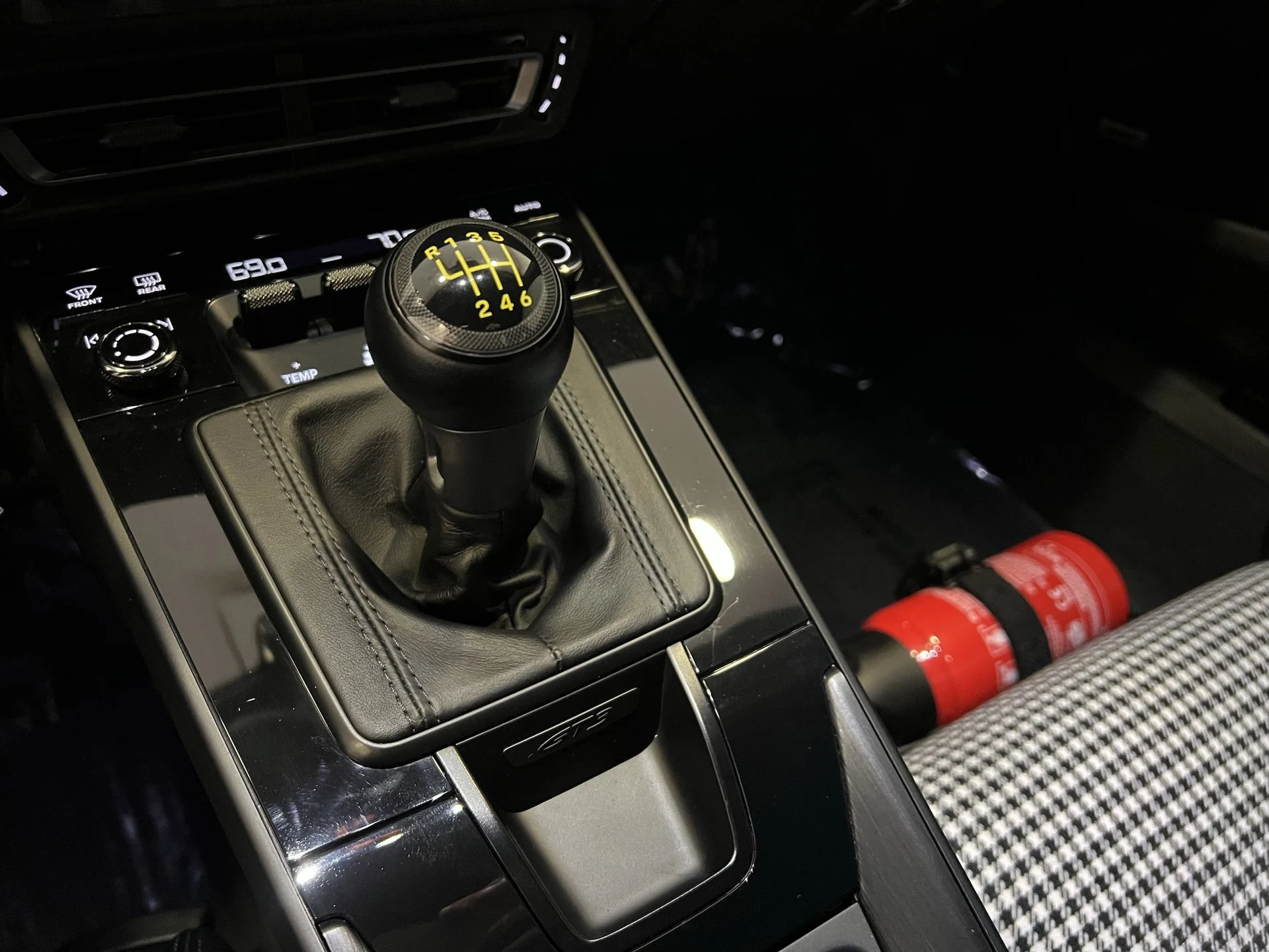 mph017_2471194665_58a5e2cde03217d55221ff40a526f381x_49a1e020a5