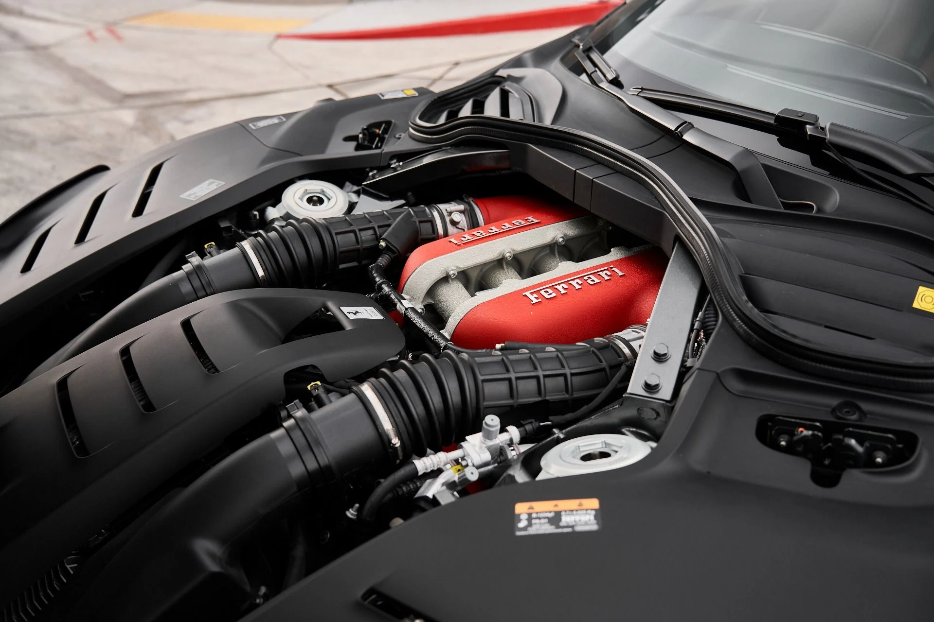 mph017_2472129777_Used_2025_Ferrari_Purosangue_1762993306_e308fd3703