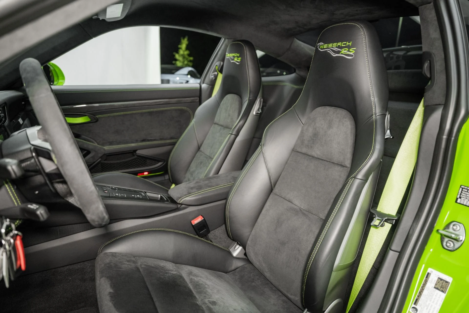 mph017_2472862189_Used_2019_Porsche_911_GT_3_RS_1761058034_db0f476e25