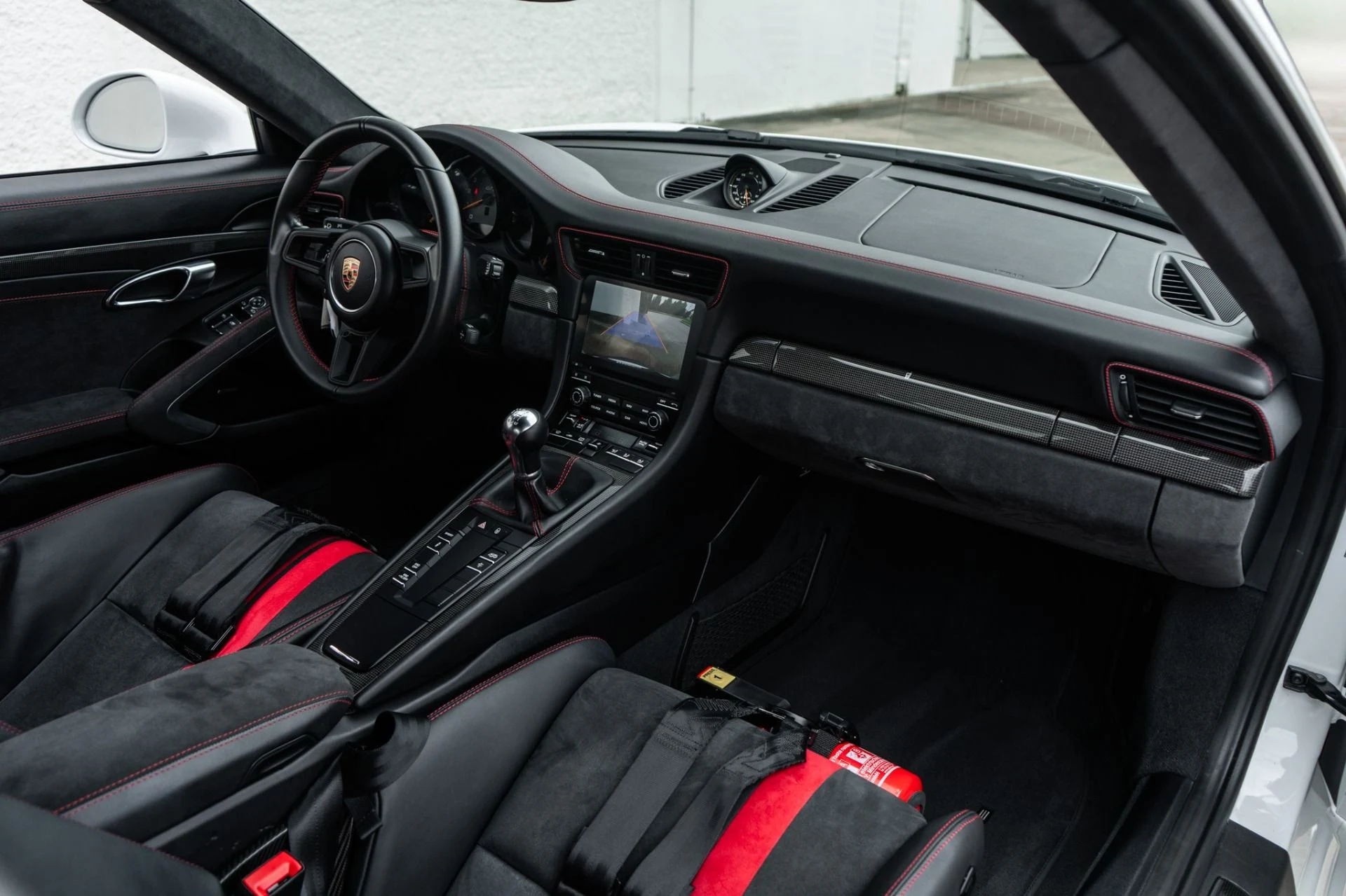 mph017_2476081893_Used_2018_Porsche_911_GT_3_1780955665_10c6bd5b15
