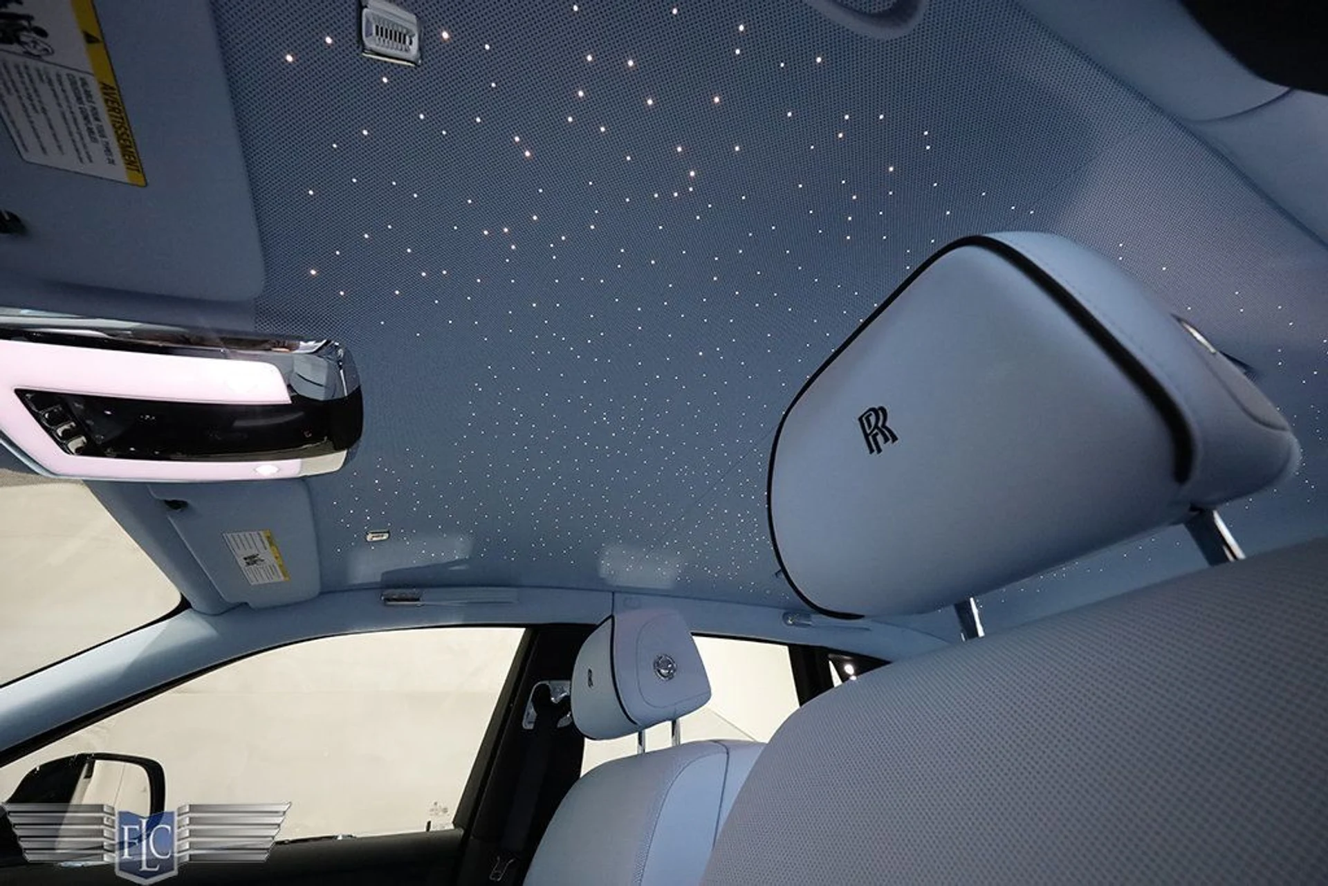 mph017_2476773936_used_2025_rolls_royce_phantom_sedan_9689_22959551_18_1024_d13b240236