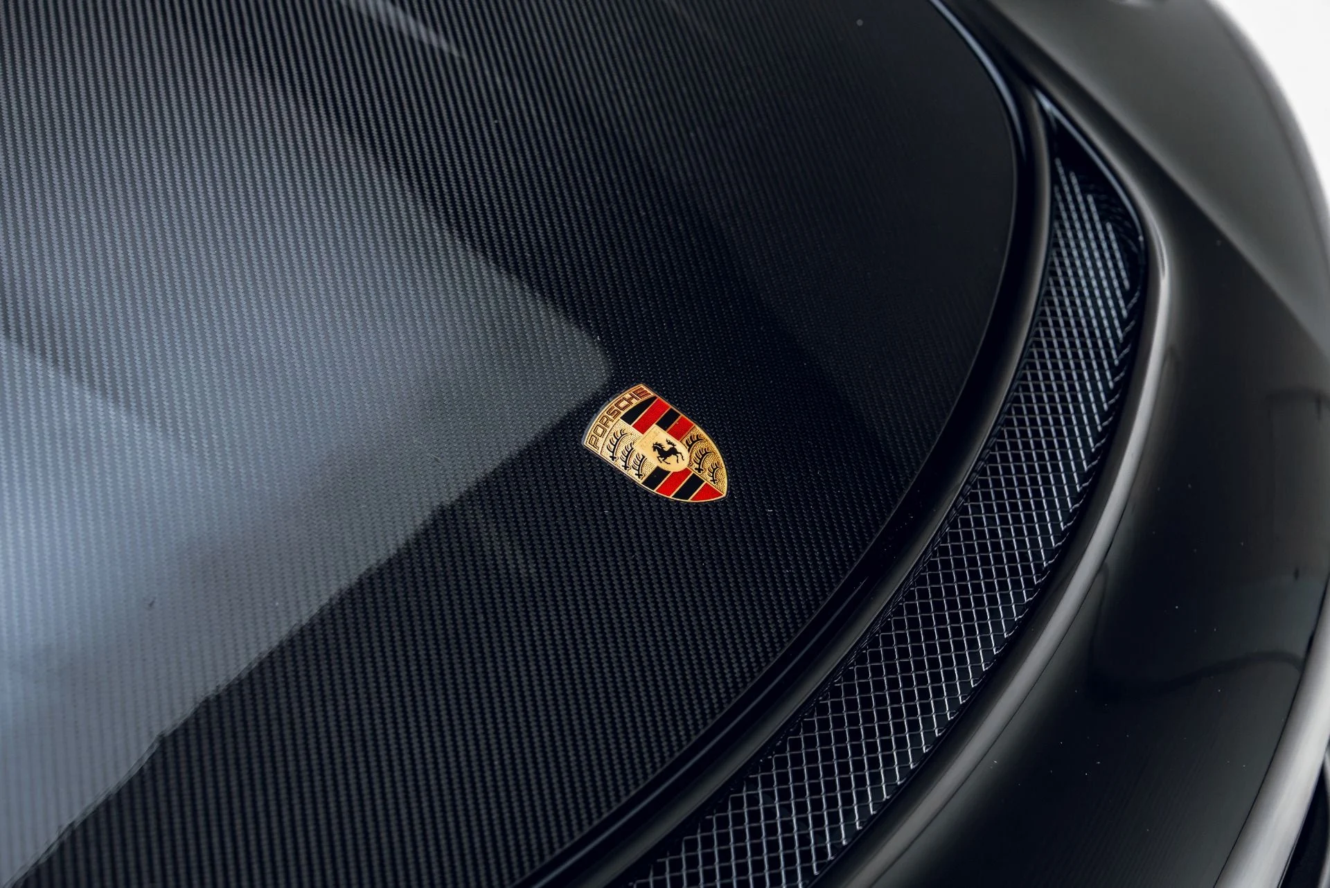 mph017_2482461681_Used_2019_Porsche_911_GT_3_RS_1783617052_6ef5ab093f