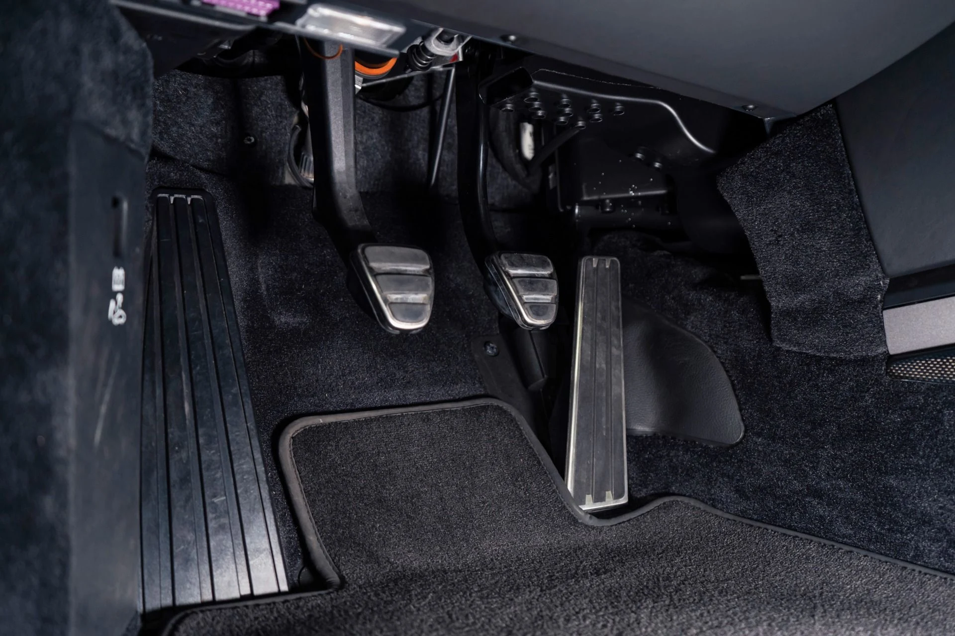 mph017_2491850623_Used_2008_Porsche_911_GT_2_1772036463_ae0ccfeb5f