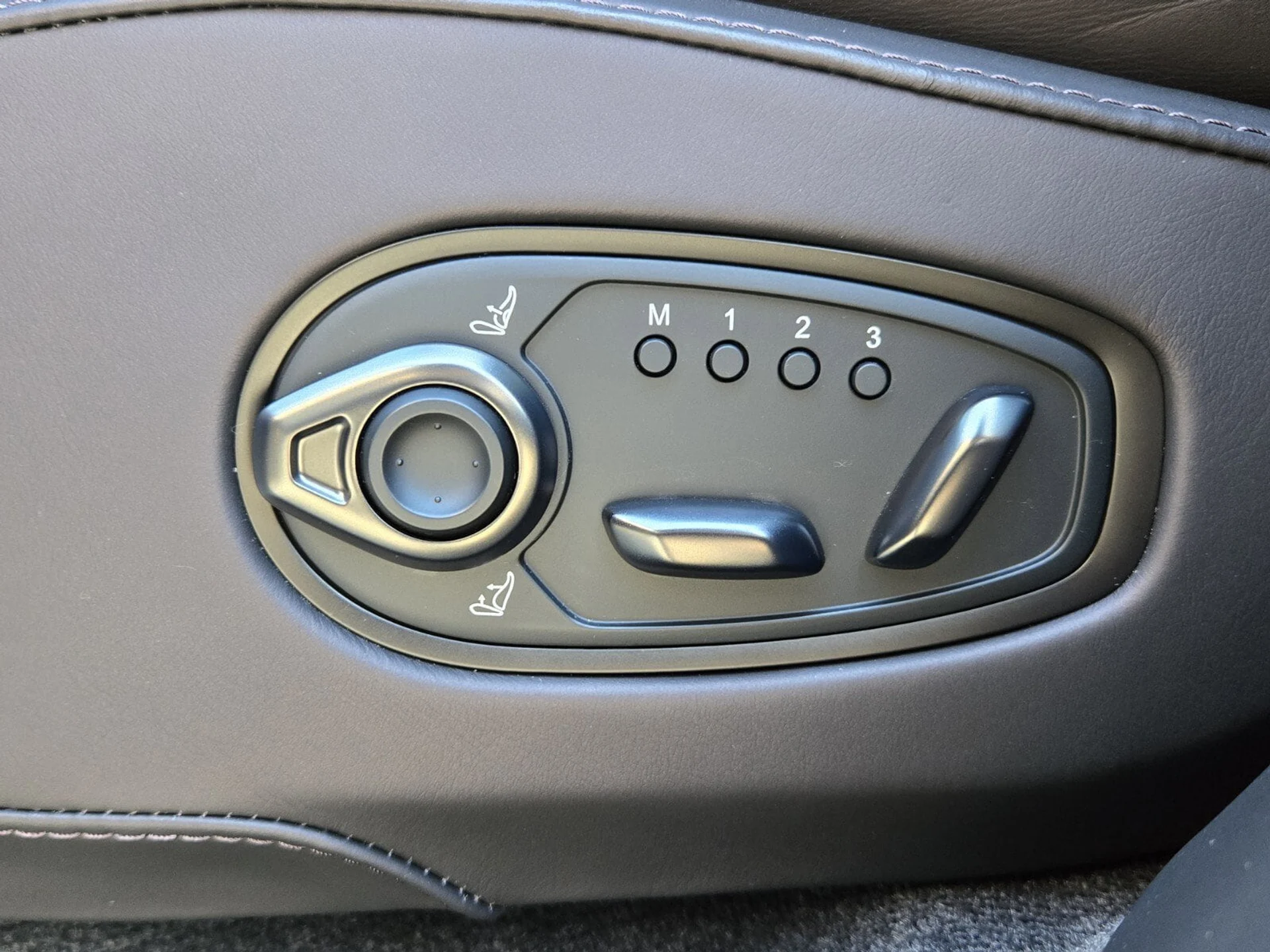 mph017_2494778672_542dab1587c5201c6ce5e2c2d60a6c77x_030471da1c