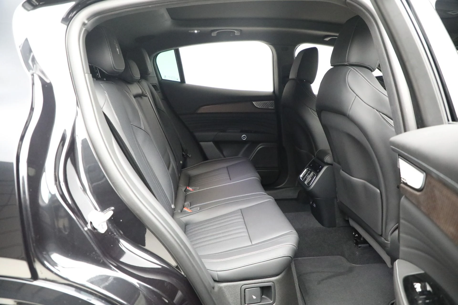 mph017_2495726976_New_2025_Maserati_Grecale_Folgore_f62f4a4e19