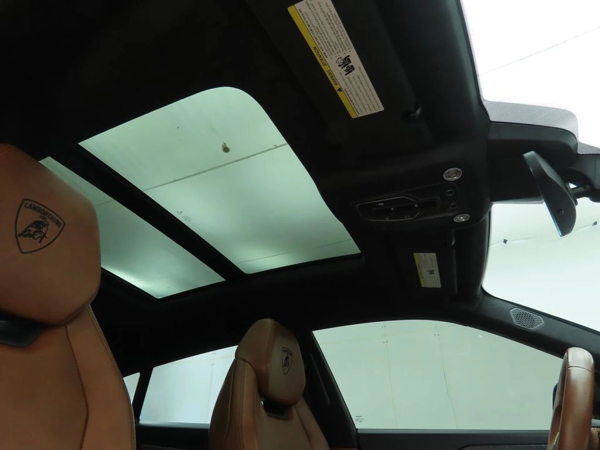 mph017_2499842990_used_2019_lamborghini_urus_awd_8119_22960416_18_1024_e54cf1759b