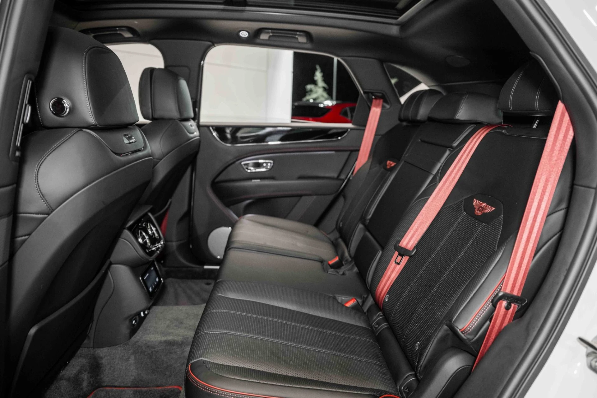 mph017_2501712452_Used_2022_Bentley_Bentayga_S_1725543345_44f7966ed8