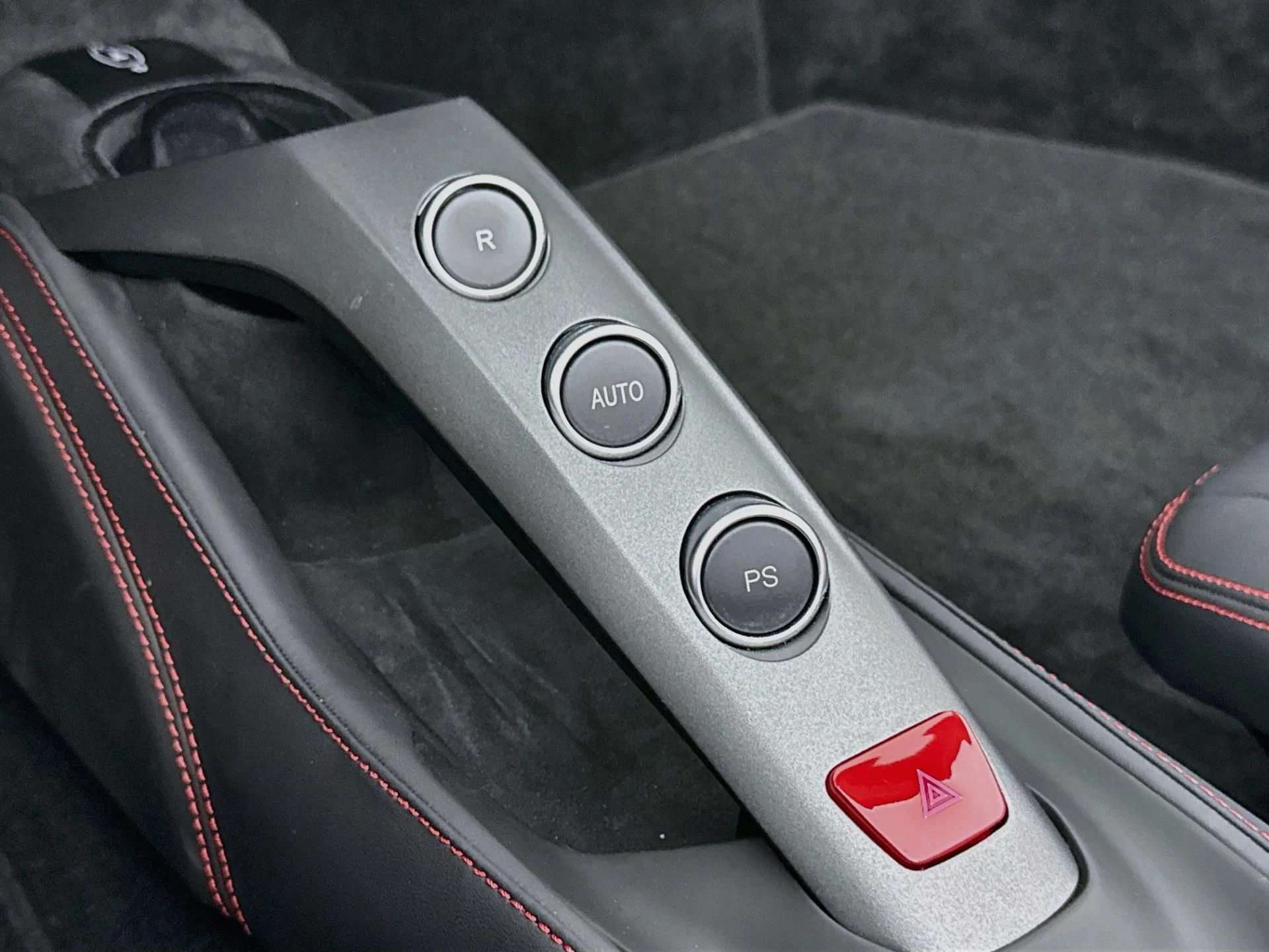 mph017_2503375303_Used_2019_Ferrari_488_Spider_1787009329_8c4fc303eb