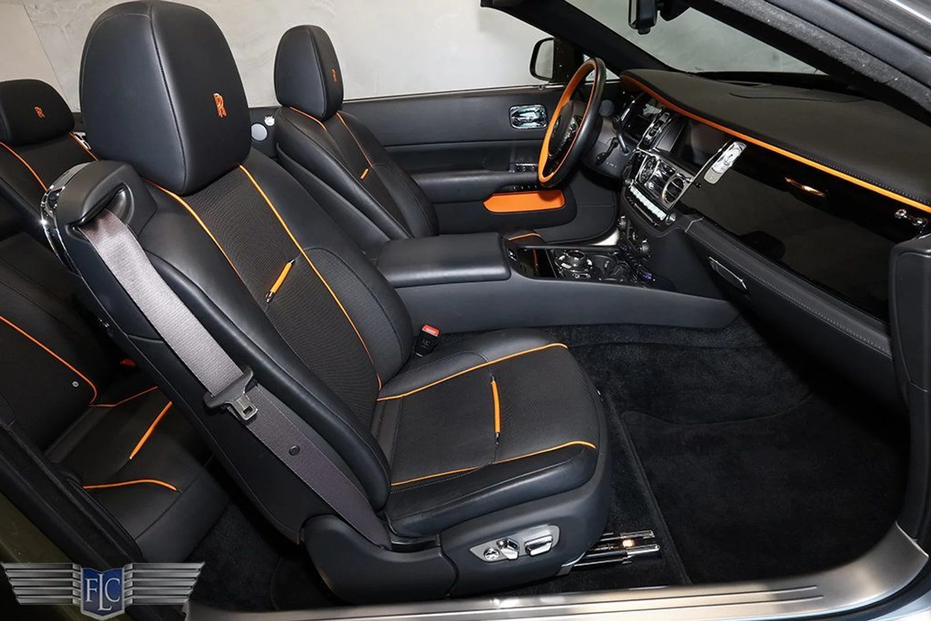 mph017_2522057522_used_2021_rolls_royce_dawn_convertible_9689_23009297_18_1024_a950752178