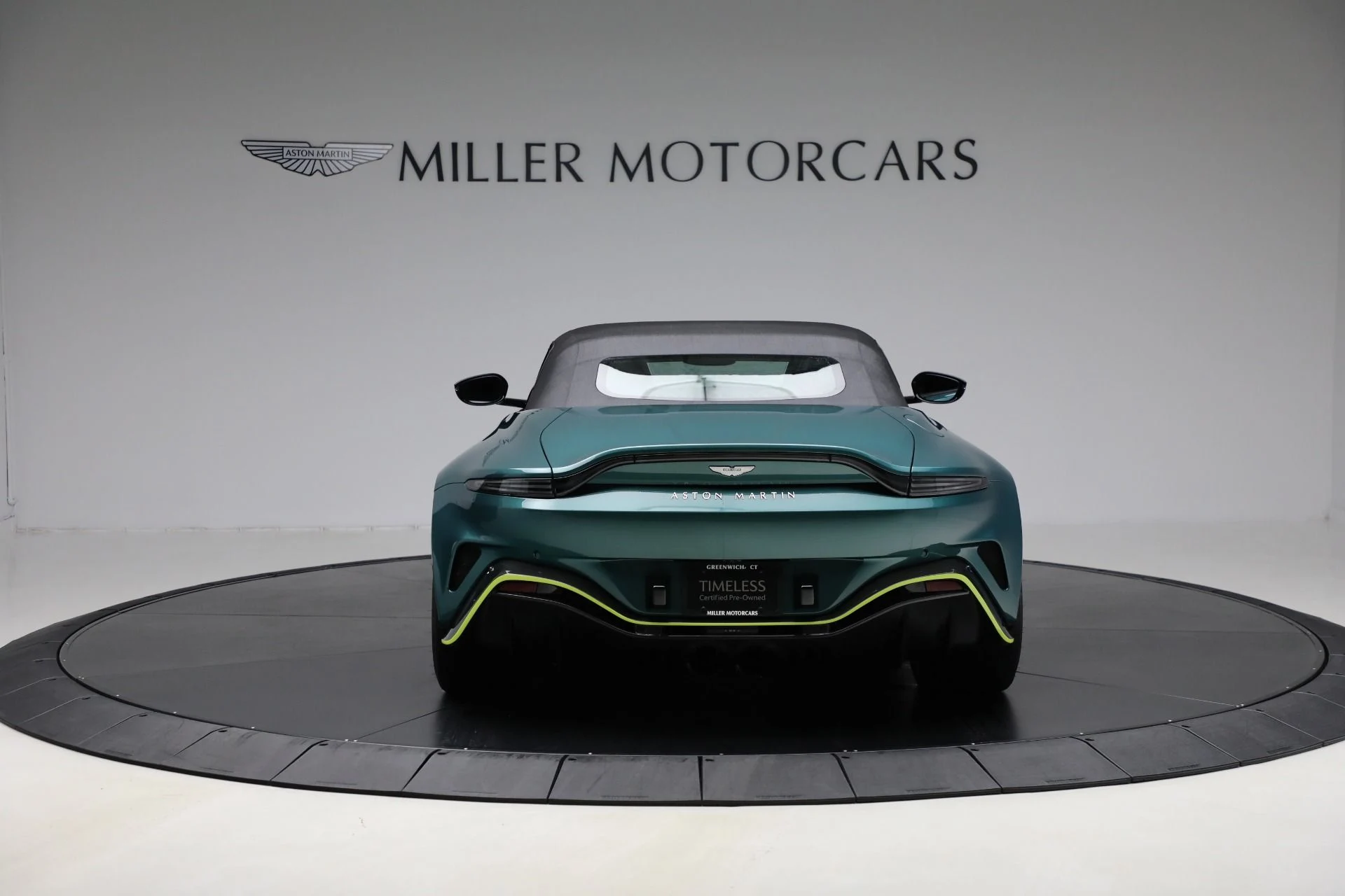 mph017_2545242078_Used_2023_Aston_Martin_Vantage_V12_7c490897dc
