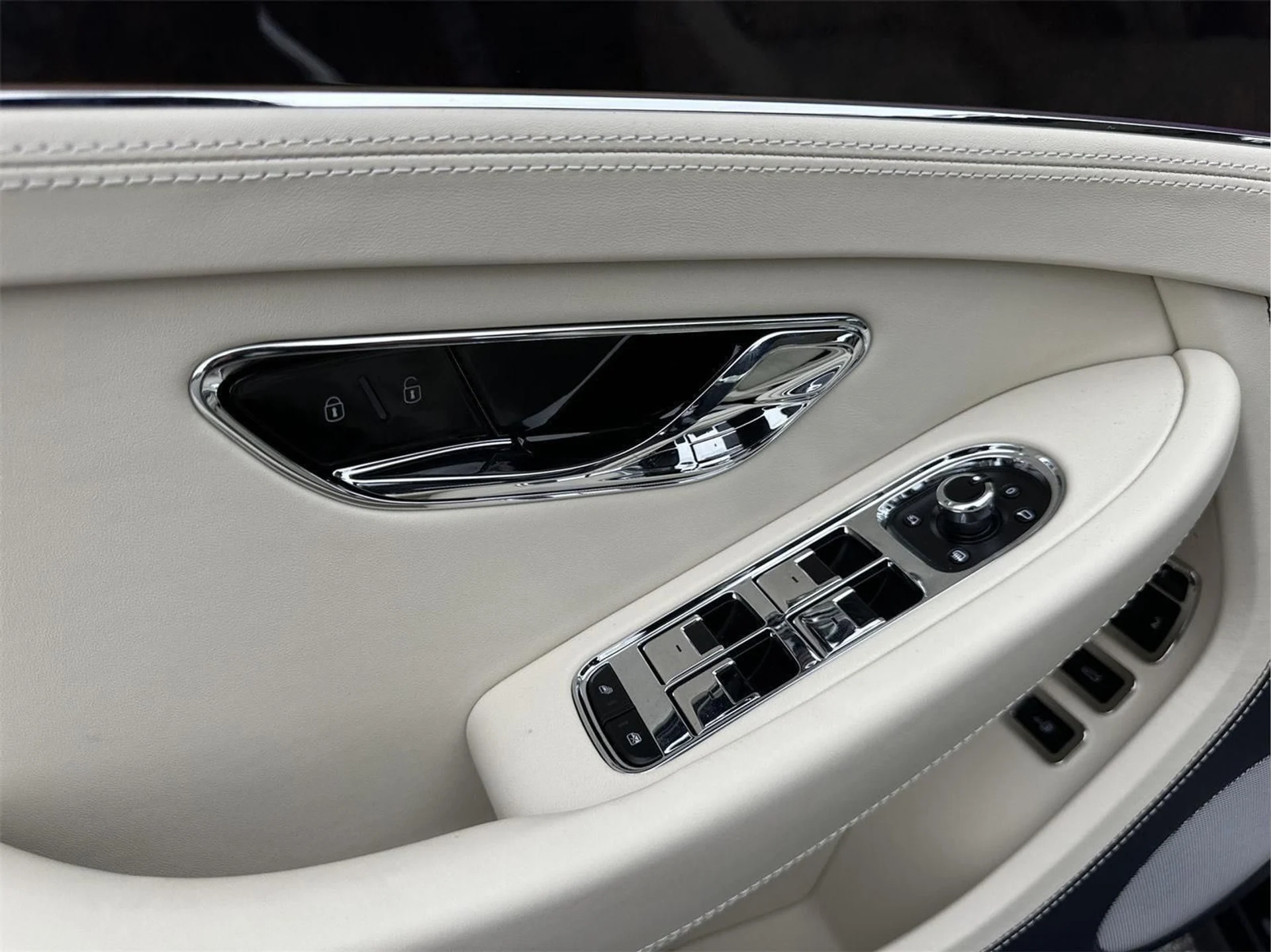 mph017_2548706511_b0c3550b7cd805e17aa12f8b6eea15e9_b0308834d4