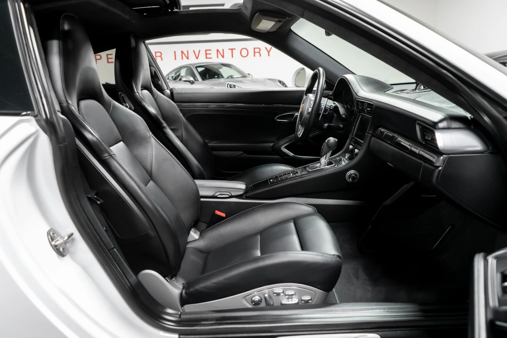 mph017_2553024346_Used_2016_Porsche_911_Turbo_S_1757446790_e839b619f3
