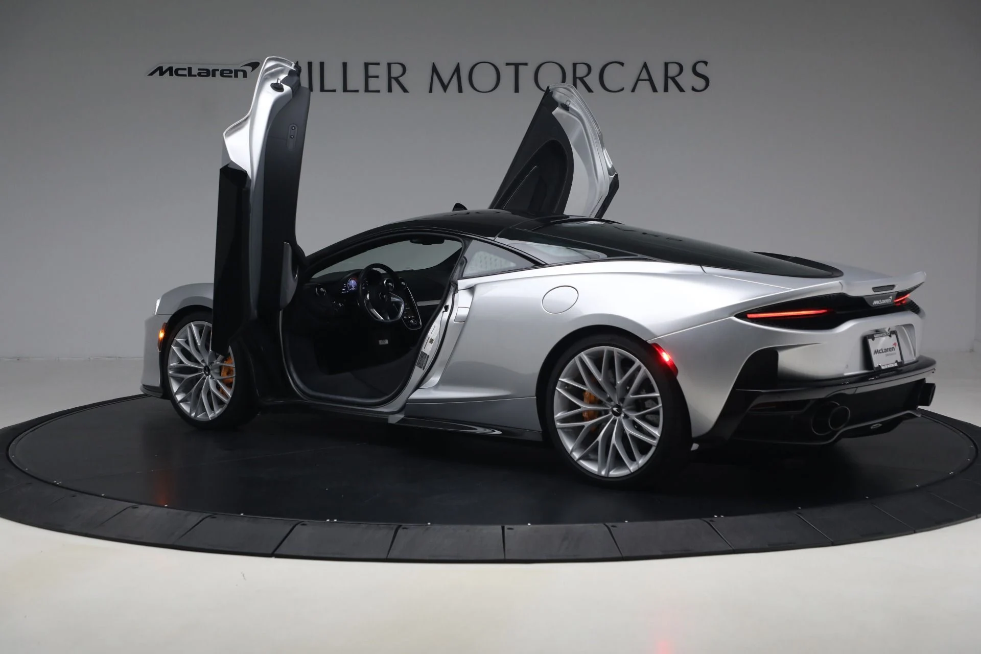 mph017_2558360035_Used_2023_Mc_Laren_GT_Luxe_c1dd4b1584