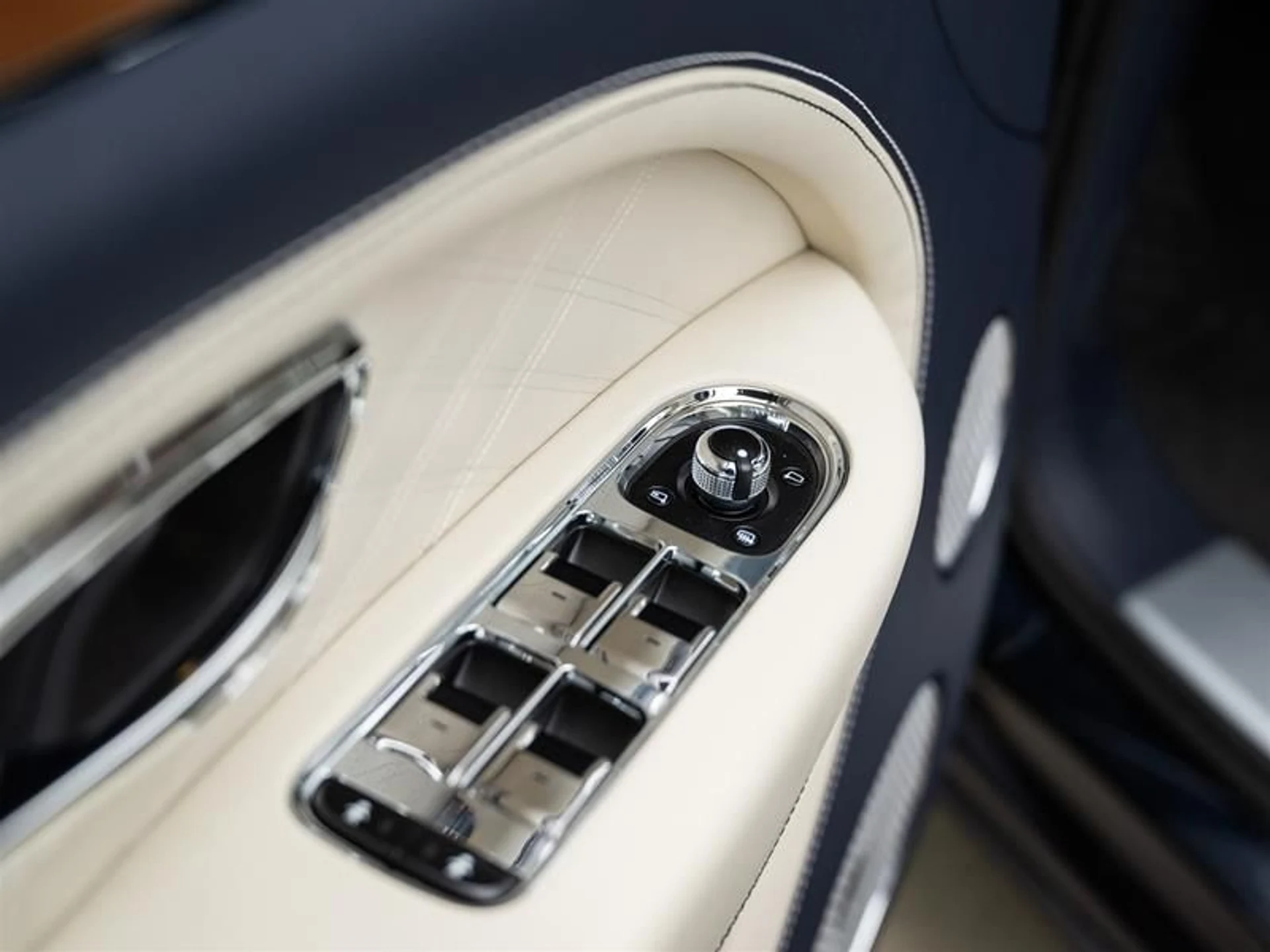 mph017_2562610331_hkgfxx5n_80ea541089