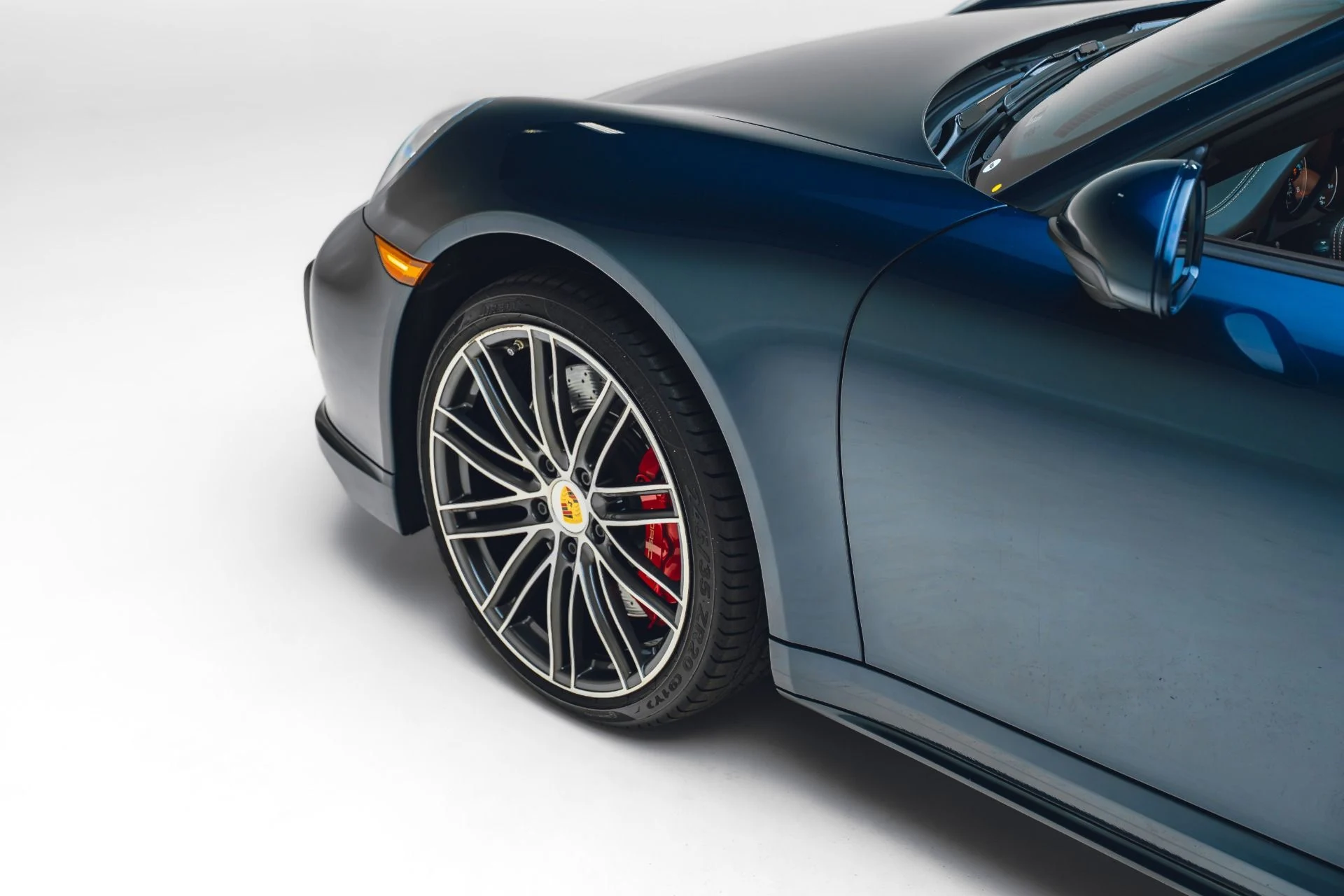 mph017_2562747798_Used_2019_Porsche_911_Turbo_1781652574_1154c06cde