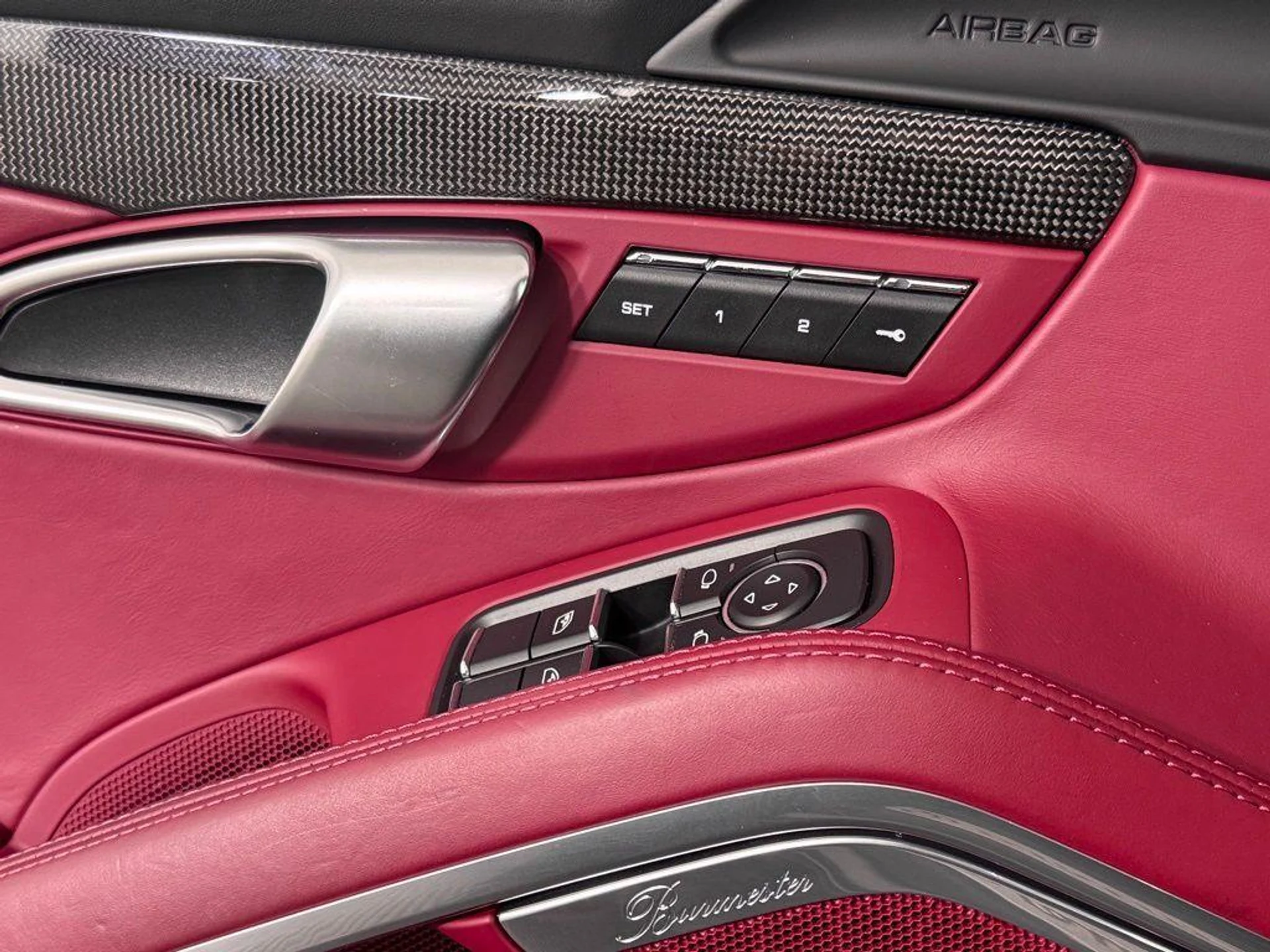 mph017_2563379142_yt_IA_Lr7_Pc_J_Kf2i8_N_Yw_W_Pl5_Clrs_0d52f2ee44