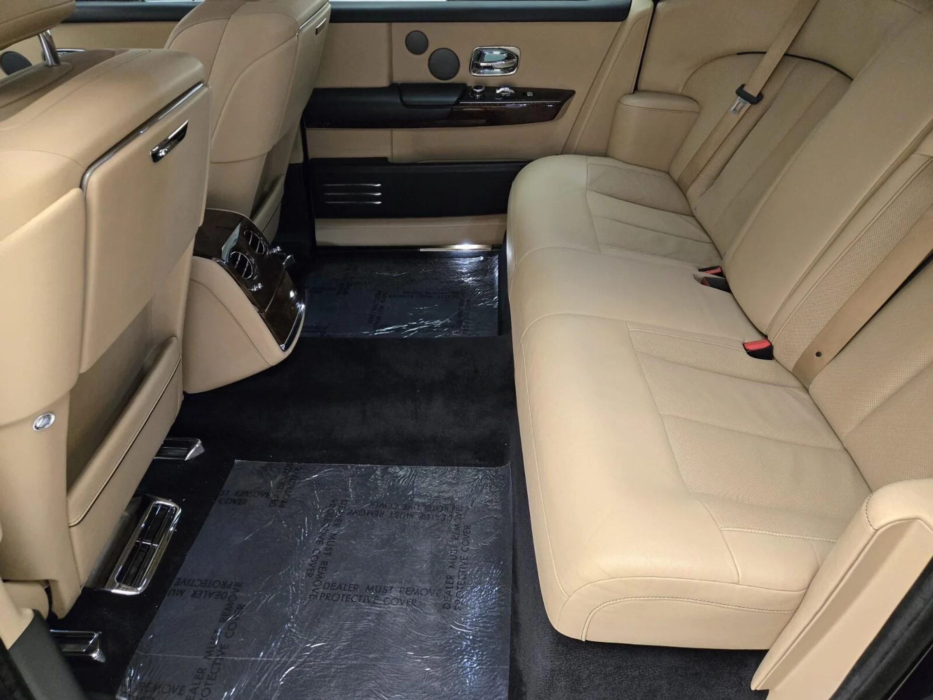 mph017_2565190277_Used_2020_Rolls_Royce_Phantom_1759993942_32499b2fa1