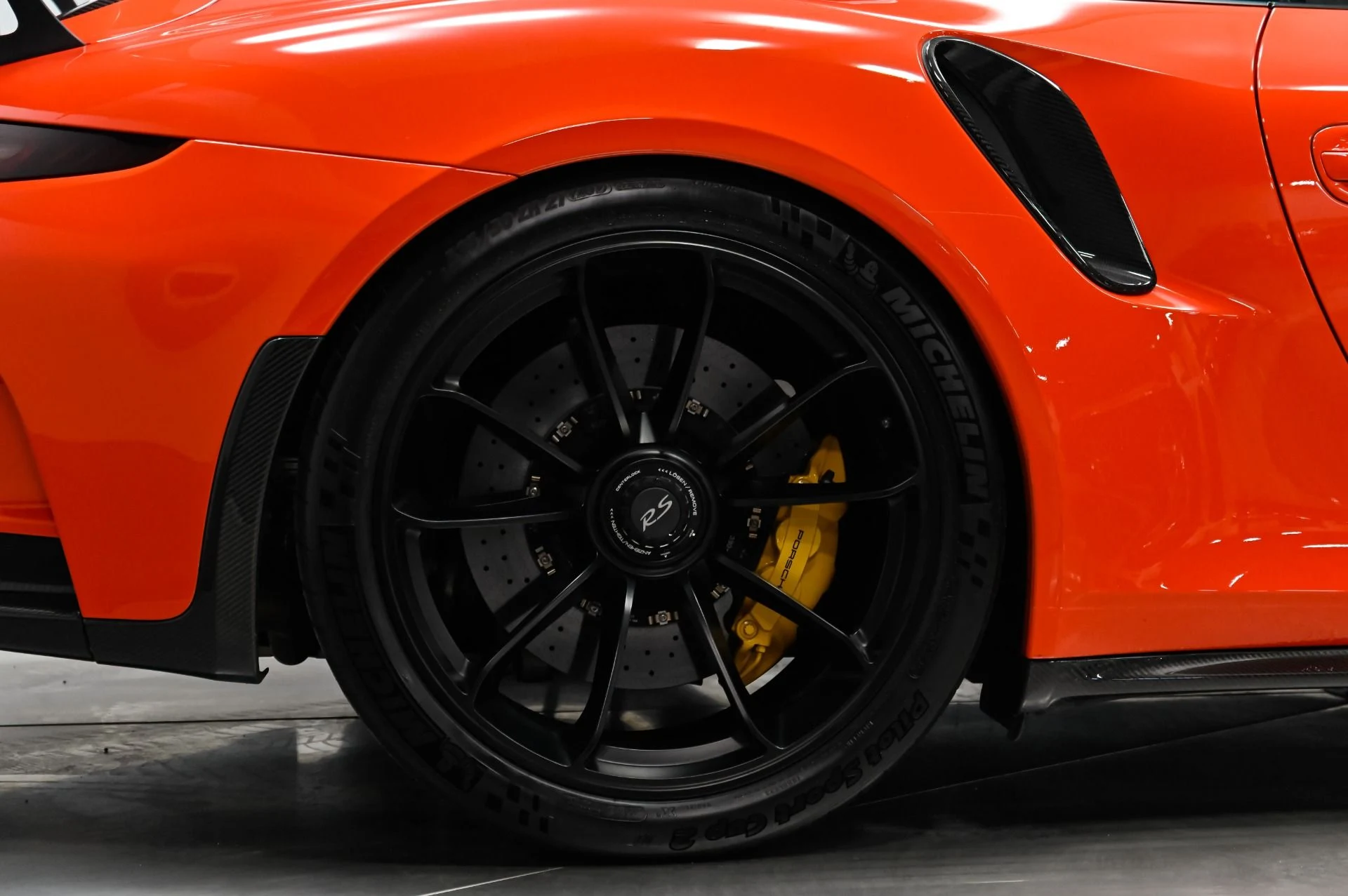 mph017_2567666693_Used_2016_Porsche_911_GT_3_RS_1791298183_090c8817be