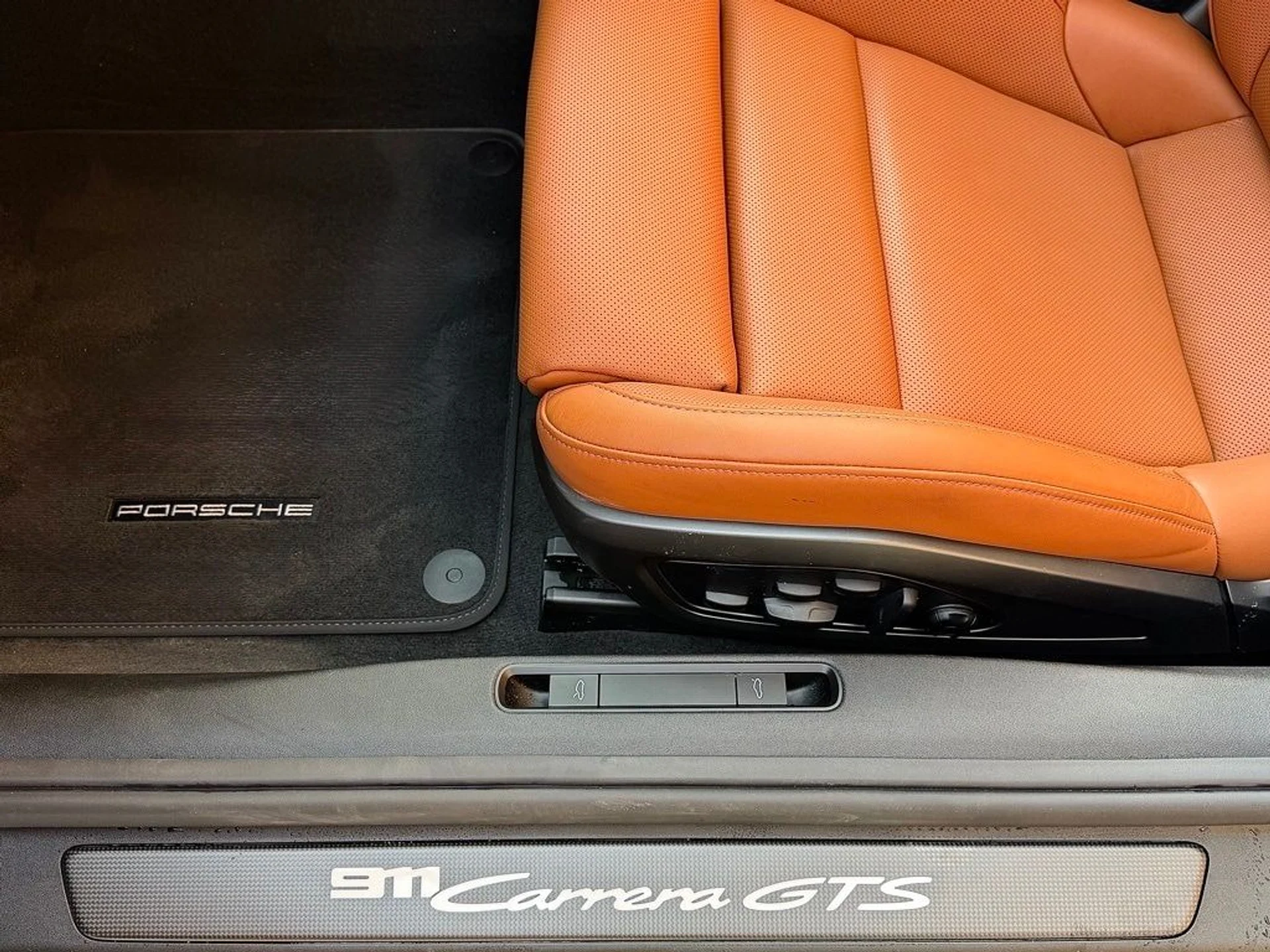 mph017_2568094705_da394836d55c394f4a7b3df6d92754a0x_eccdee7d53