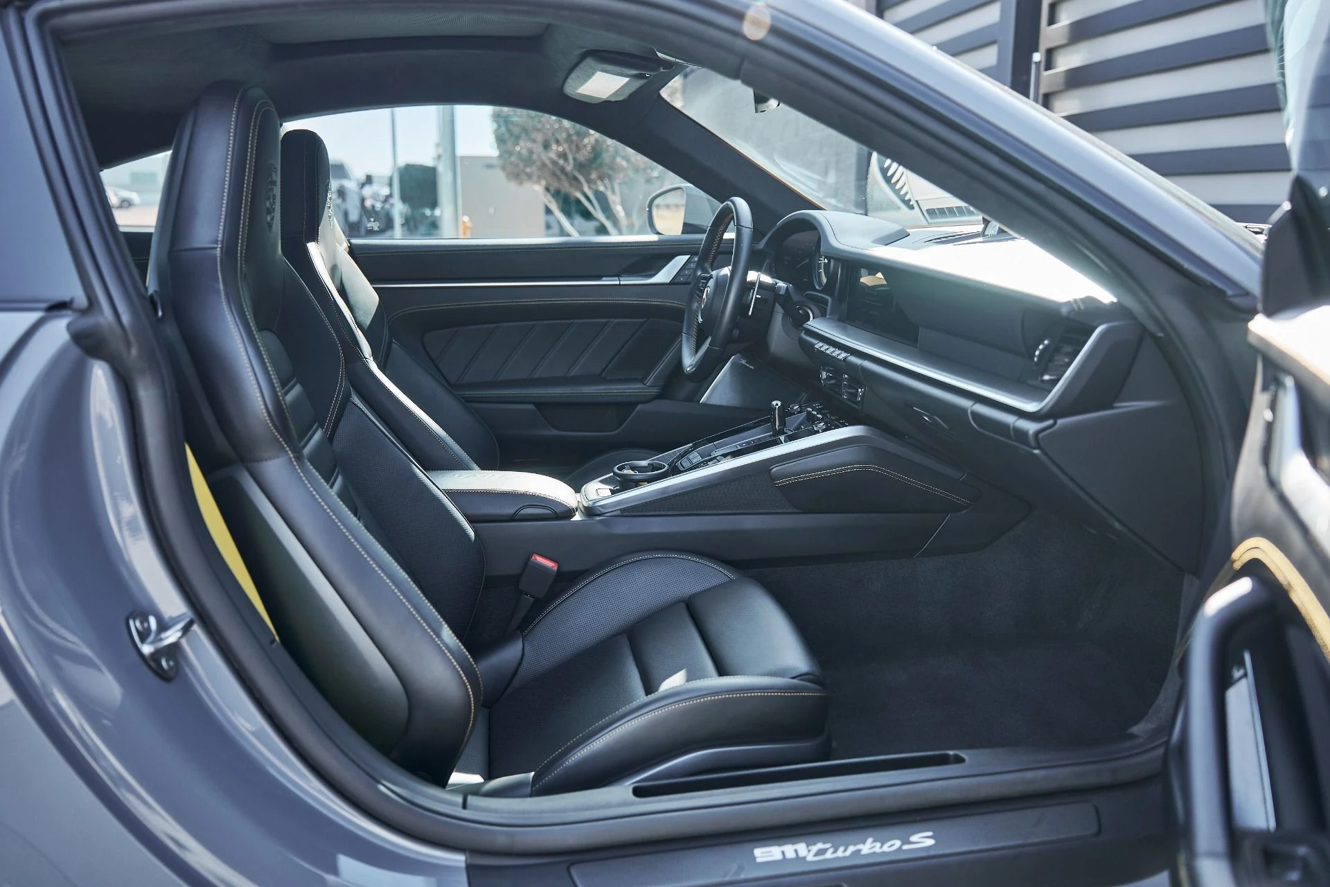 mph017_2574669393_Used_2023_Porsche_911_Turbo_S_1762306916_be47223276