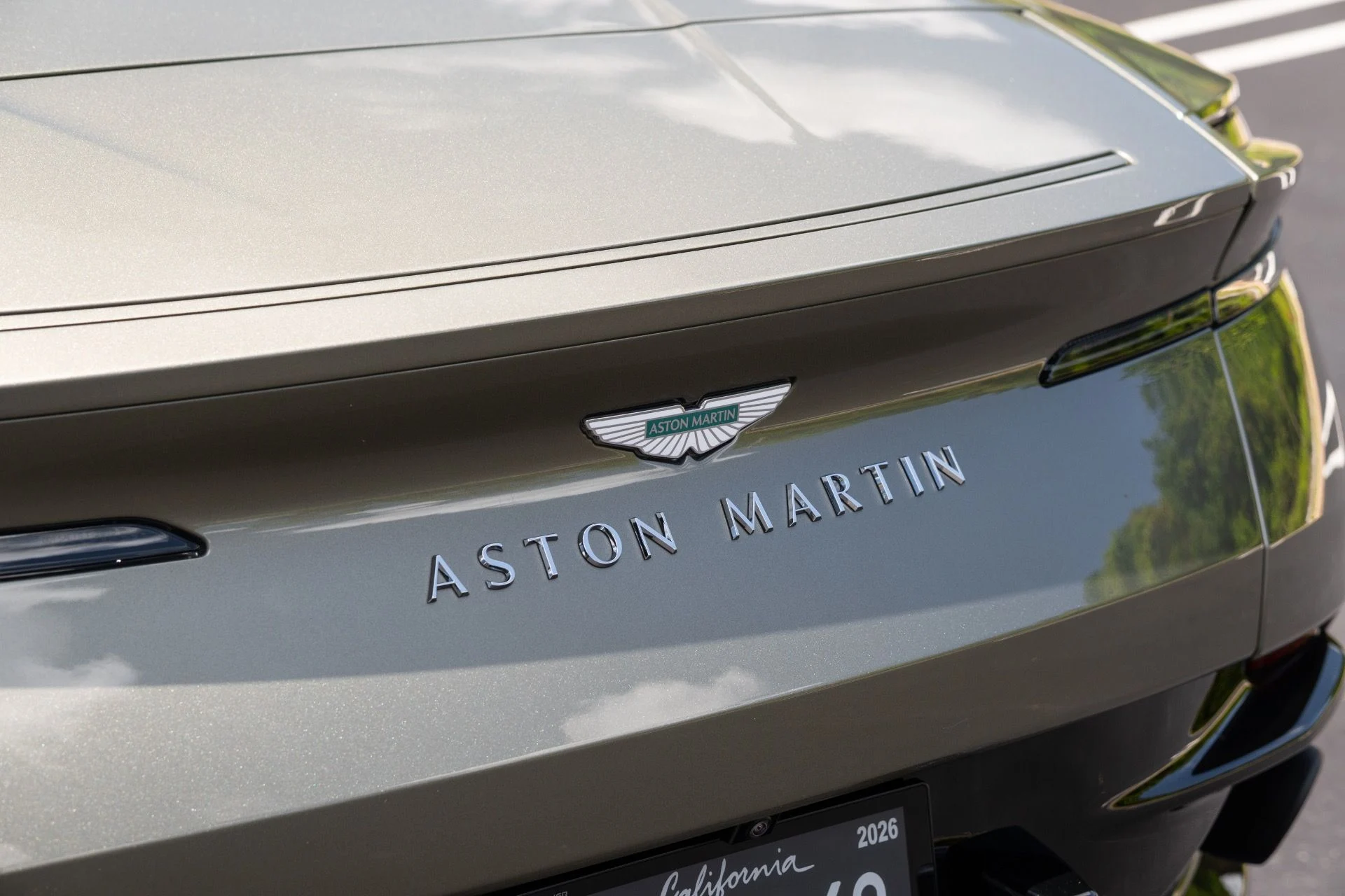 mph017_2574842025_Used_2024_Aston_Martin_DB_12_Volante_1777693541_8af4beb73a