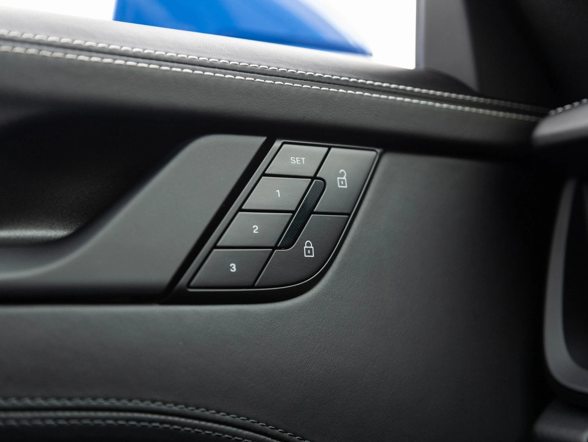 mph017_2578345307_18_995b6cf501