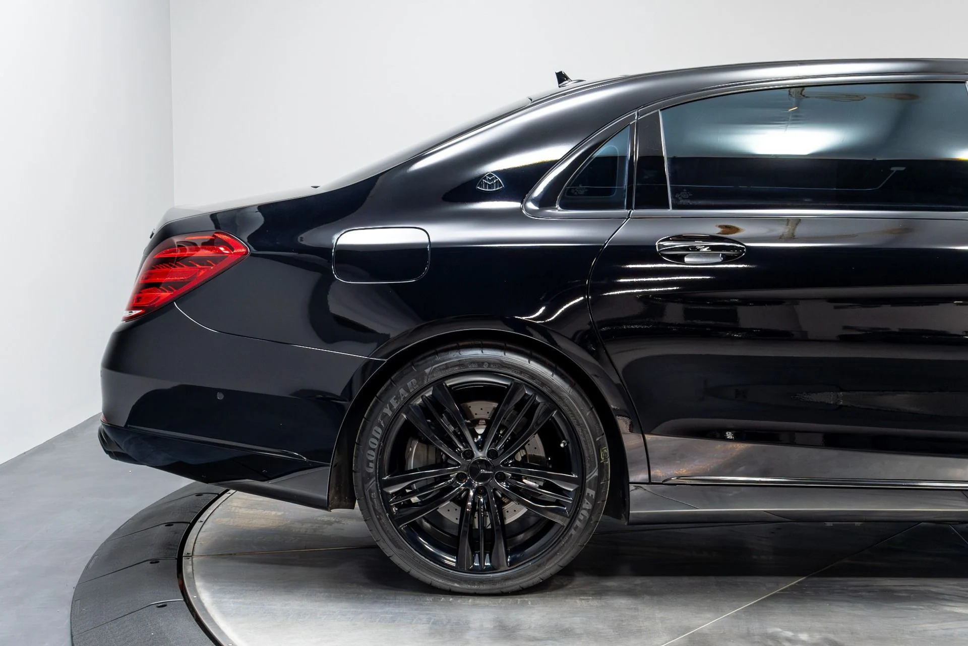 mph017_2585757768_Used_2020_Mercedes_Benz_S_Class_Maybach_S_650_1778195689_e36fa7baa0