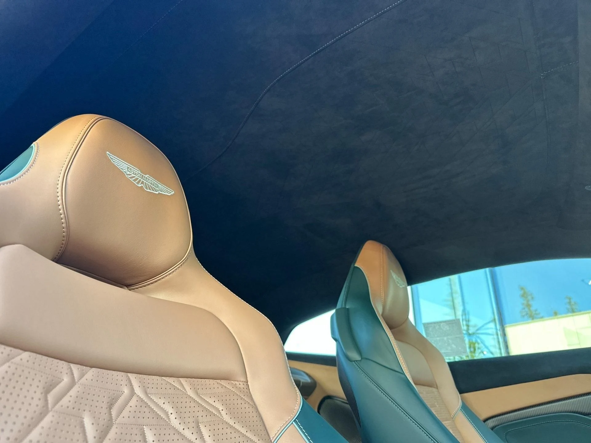 mph017_2586962510_New_2025_Aston_Martin_Vanquish_V12_1758724525_c451c351c6