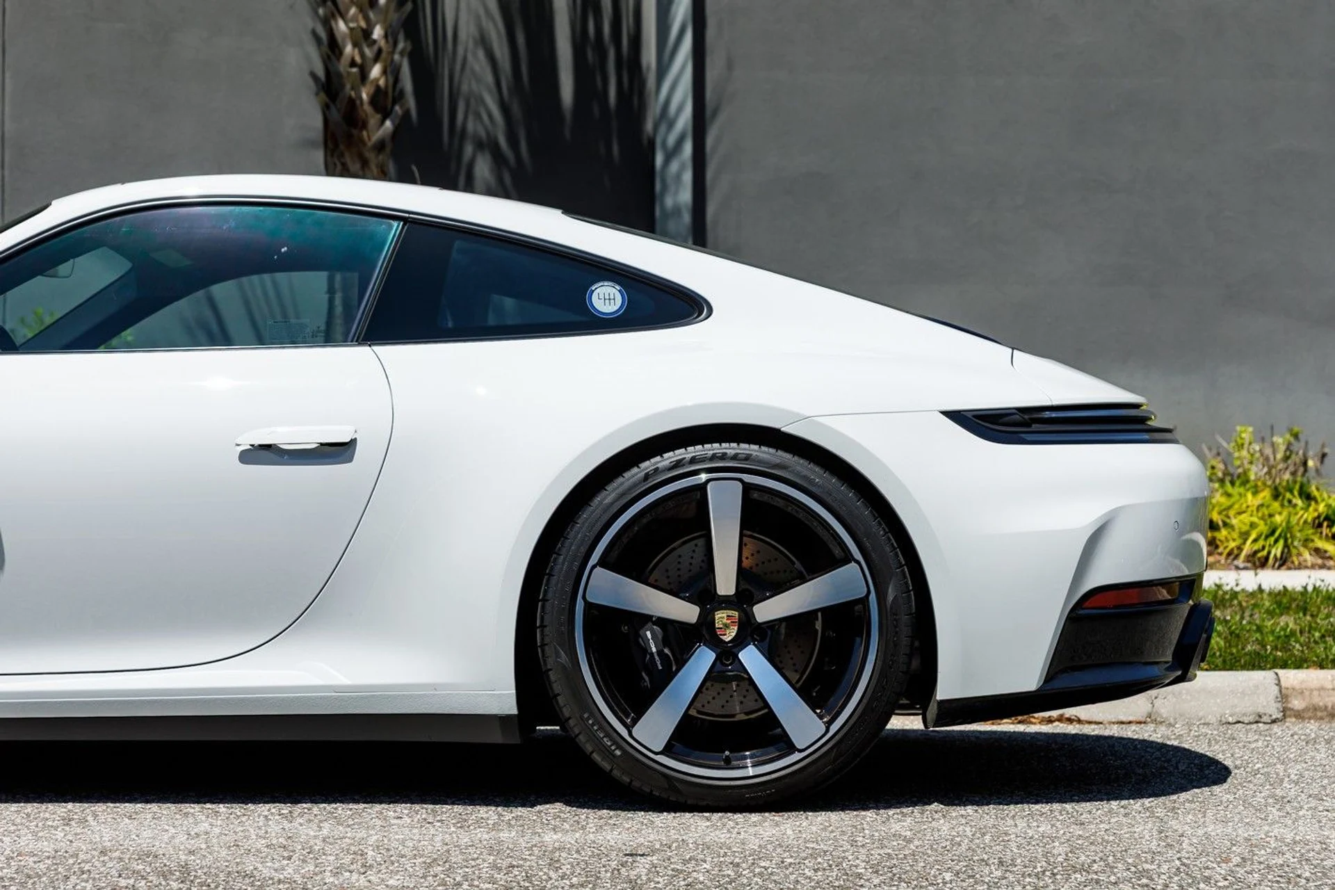 mph017_2612462396_666_p18_l_e125b36e7d