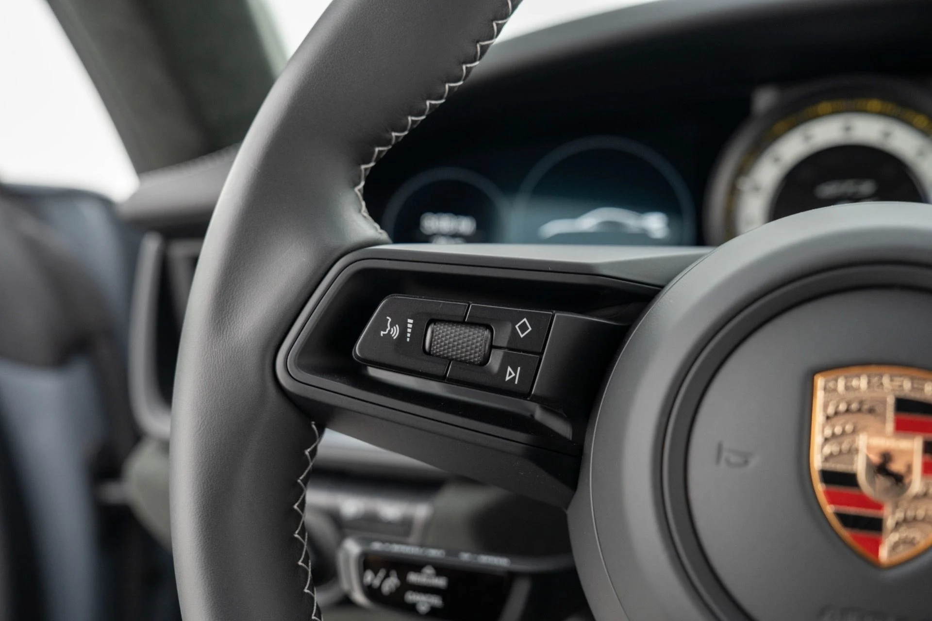 mph017_2613088380_Used_2024_Porsche_911_GT_3_1774634339_e69ea249dd