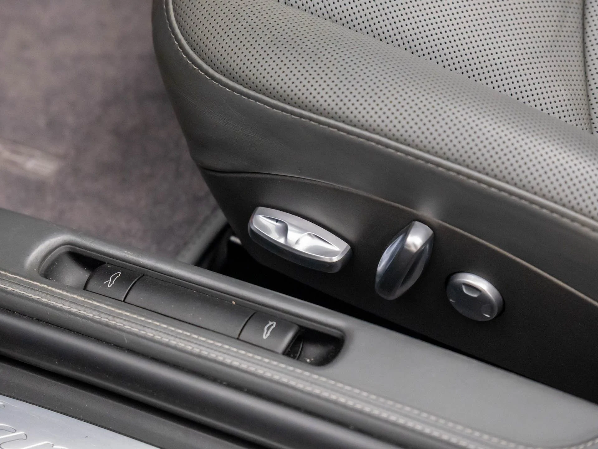 mph017_2616727581_e8762280012b661d94e0de3921a04b95x_4a00e579c7