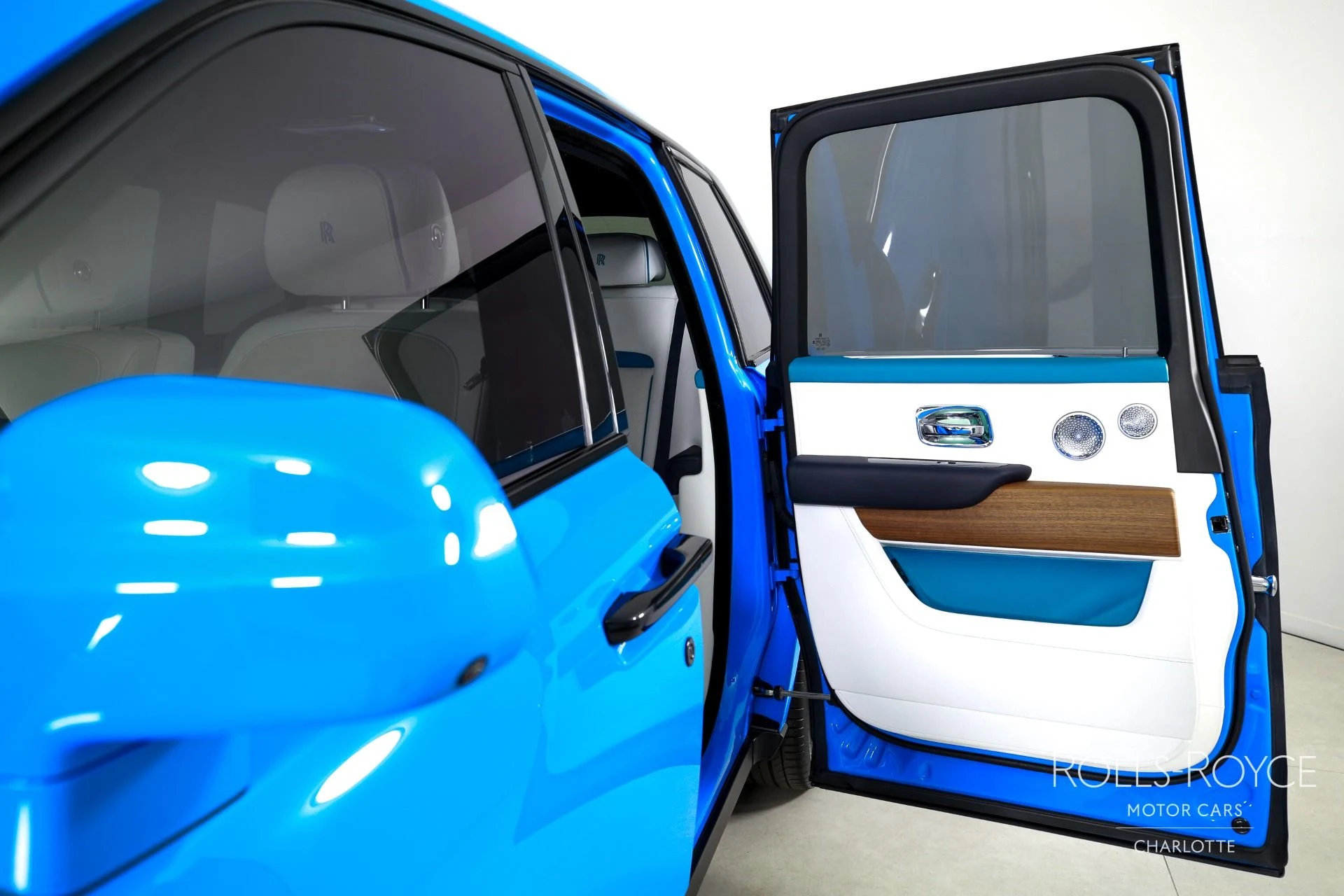 mph017_2632856287_Used_2023_Rolls_Royce_Cullinan_1771369577_88c06625a5