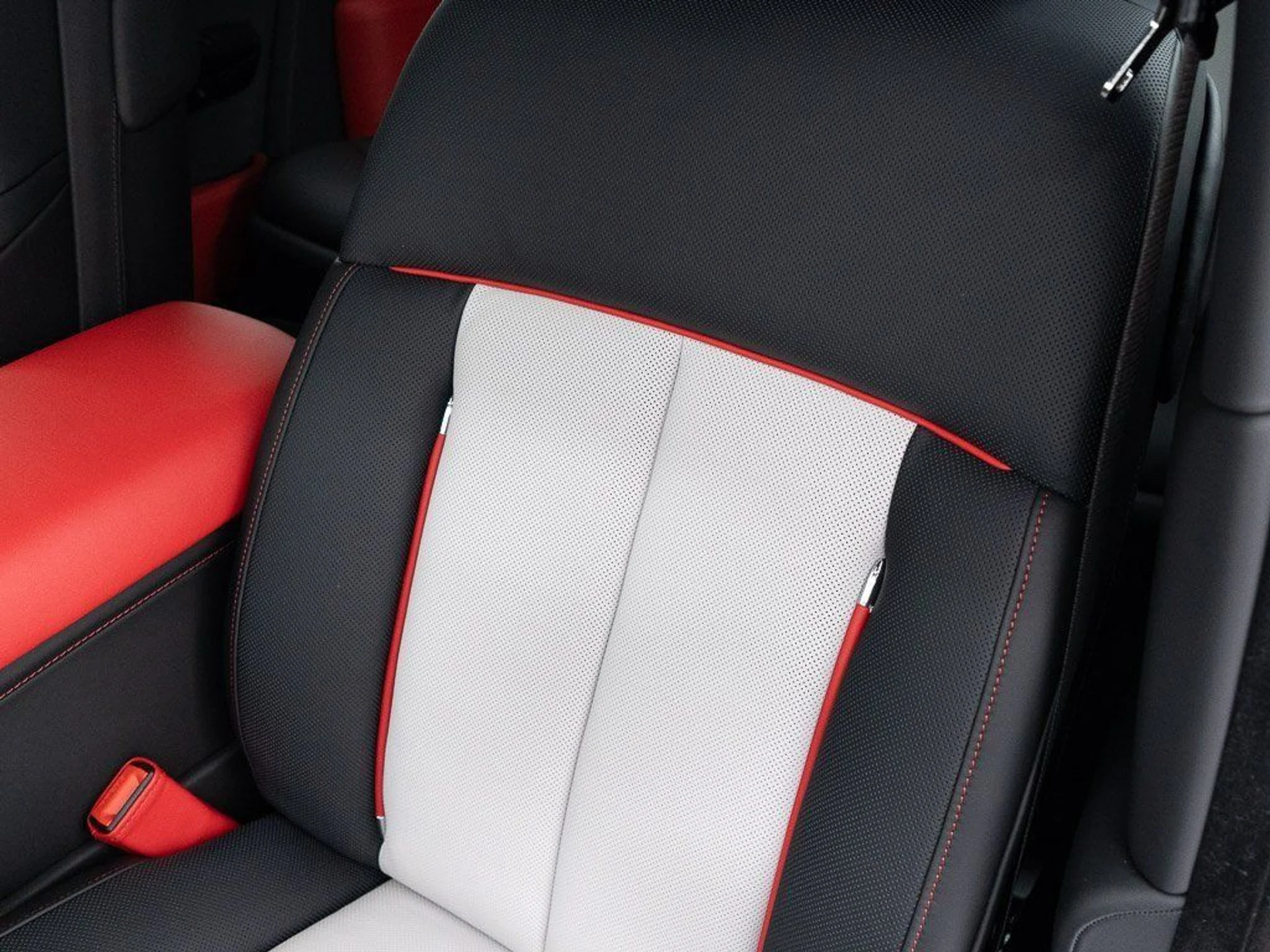 mph017_2642420800_5f9a48a4933907c547ebb4a92f6a8b3b_f5a5956809