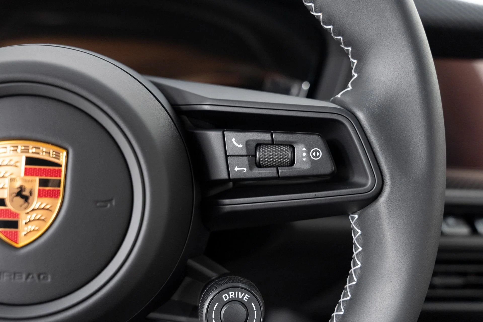 mph017_2646399040_Used_2025_Porsche_911_GT_3_Touring_1758929793_2531d643cf