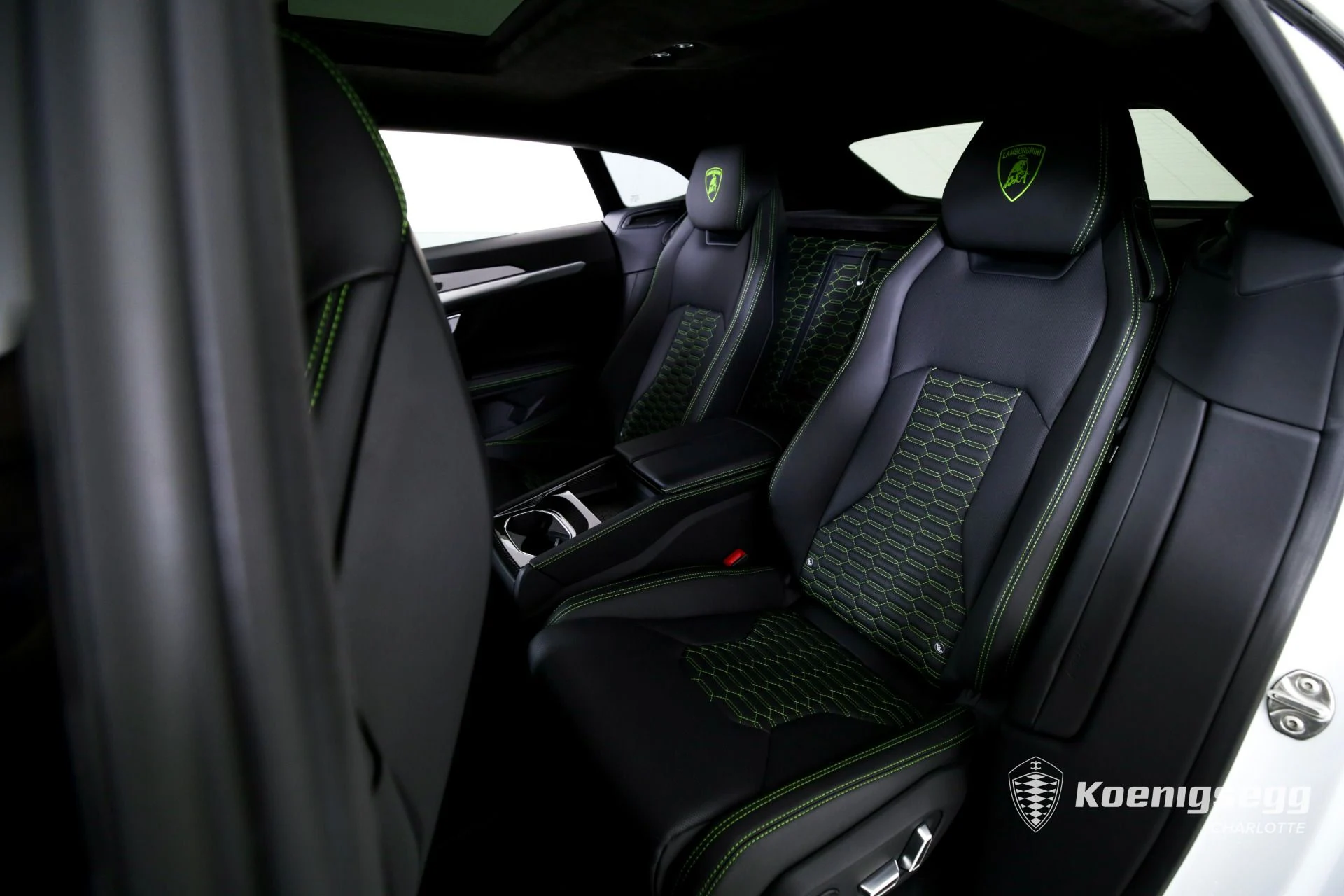 mph017_2646462912_Used_2019_Lamborghini_Urus_1714496214_5e2ca5e31e