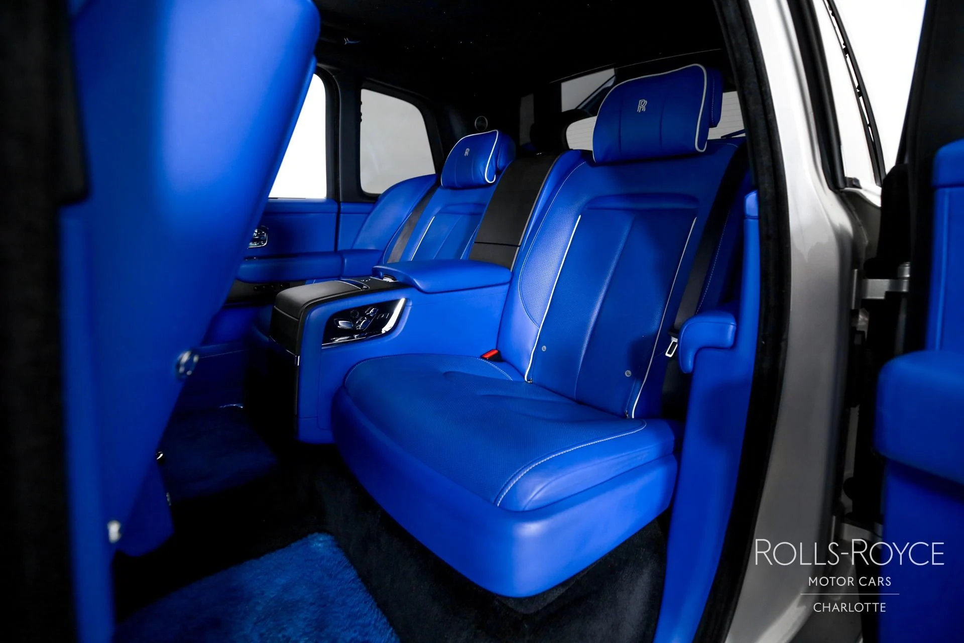 mph017_2650872589_Used_2021_Rolls_Royce_Cullinan_1771363967_b2cc45cd78