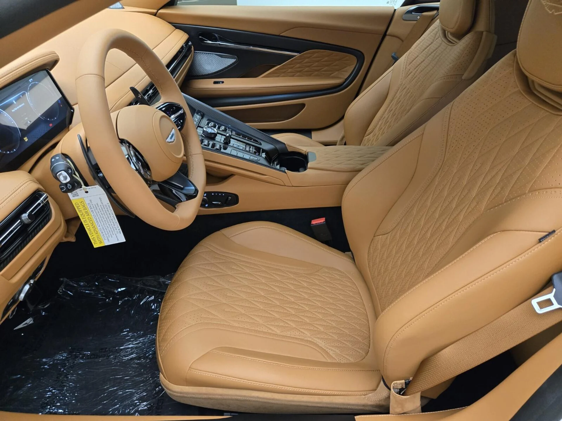 mph017_2652503293_New_2026_Aston_Martin_DB_12_Volante_1756187310_bffb1cceef