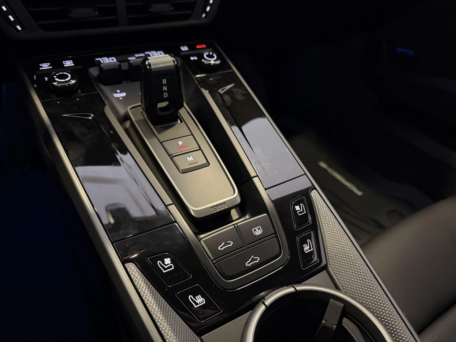 mph017_2652695377_0592a4fcf0e4cf6bccbb56c6d0d4e838x_9bee83b711