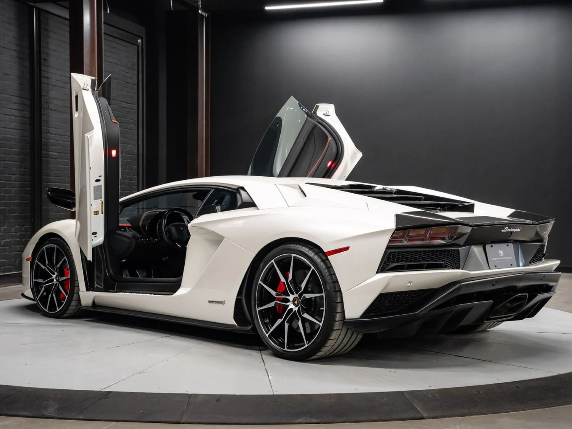 mph017_2665610740_lamborghini_aventador_2017_4a78ea2da2