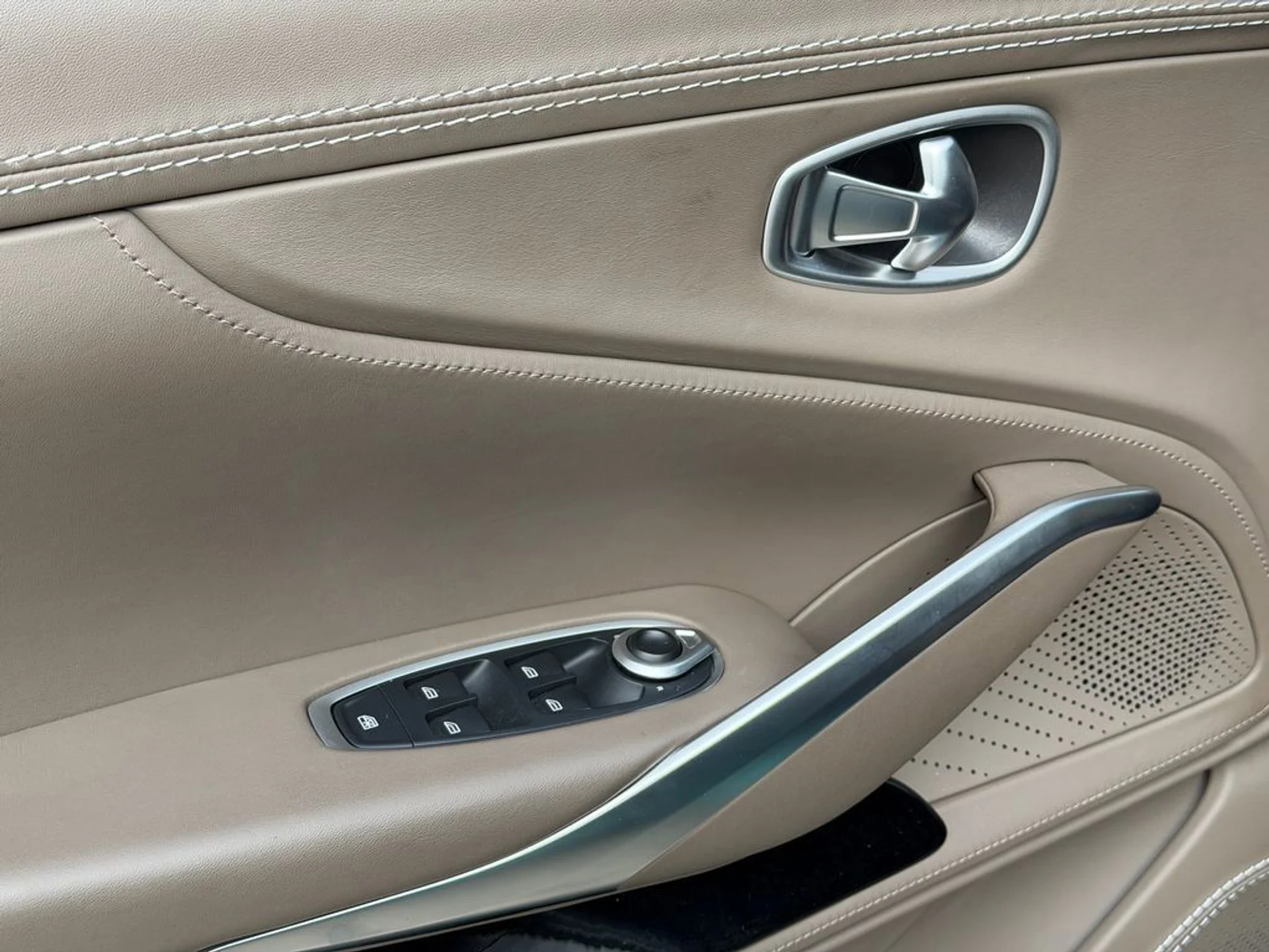 mph017_266890011_d1efa637db3f4488a40d1a95a39b7e86_4628b1e9a2