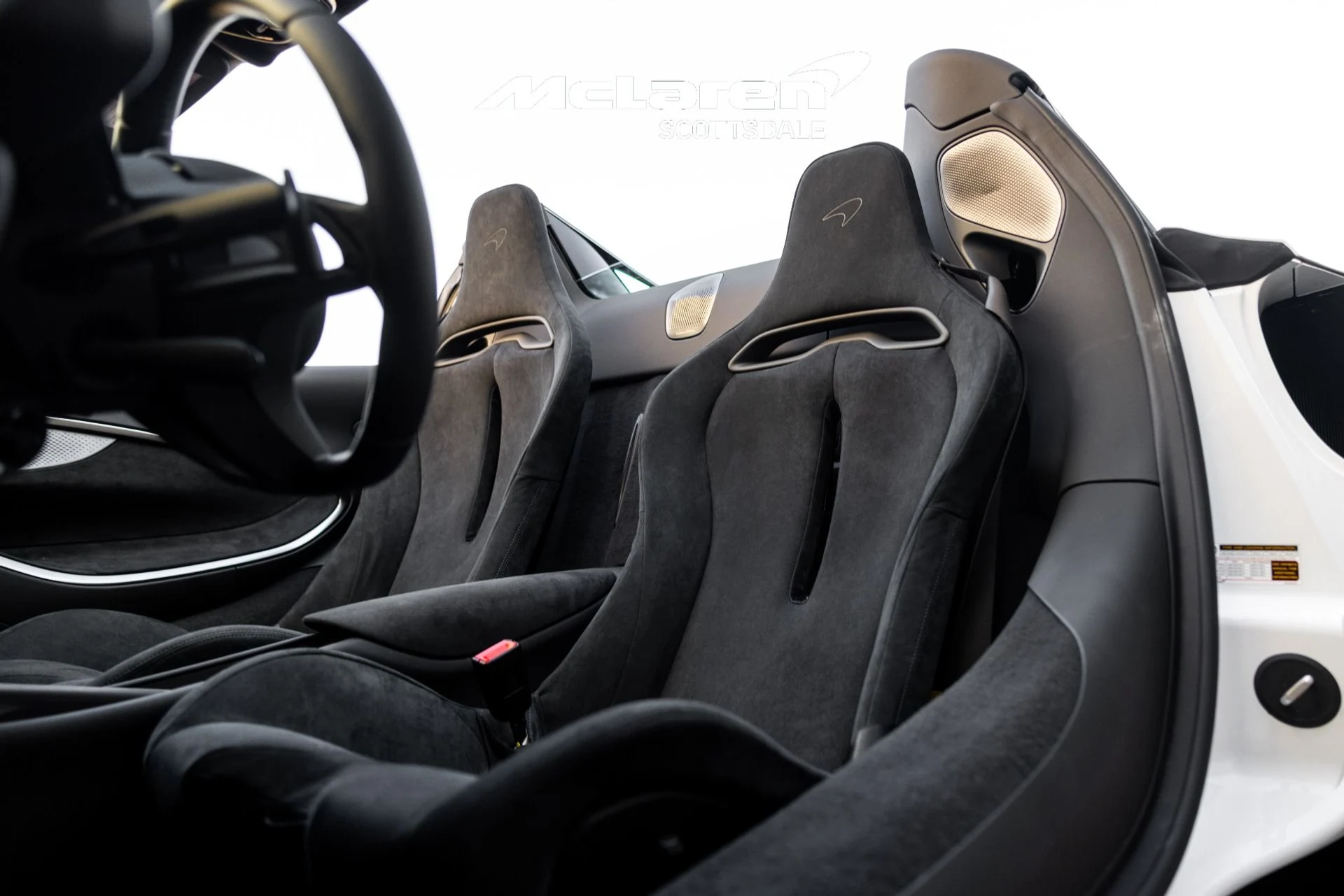 mph017_2669585453_Used_2025_MCLAREN_ARTURA_1728156448_fcf119540e