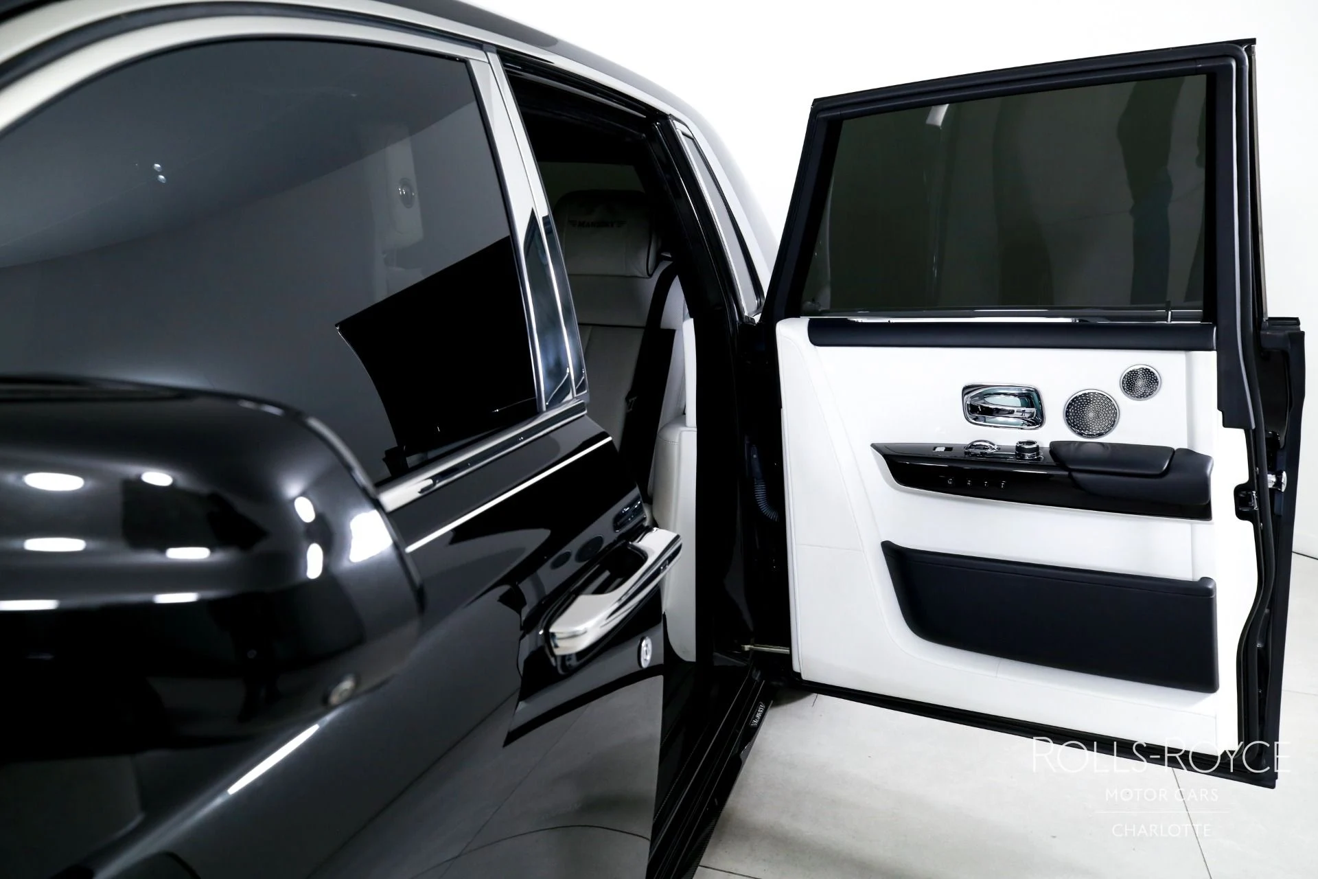 mph017_2670256947_Used_2018_Rolls_Royce_Phantom_1776373846_dbb097a7b0