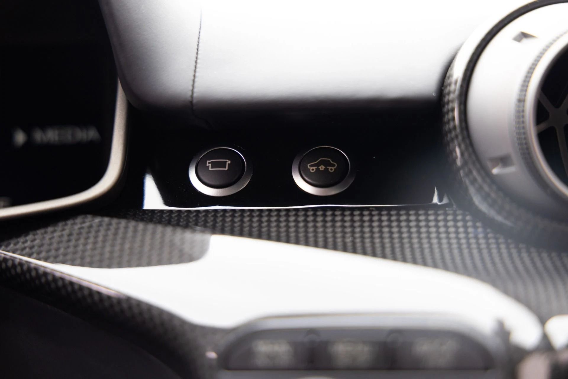 mph017_2671497281_Used_2014_Ferrari_F12berlinetta_1761682379_9c0f087034